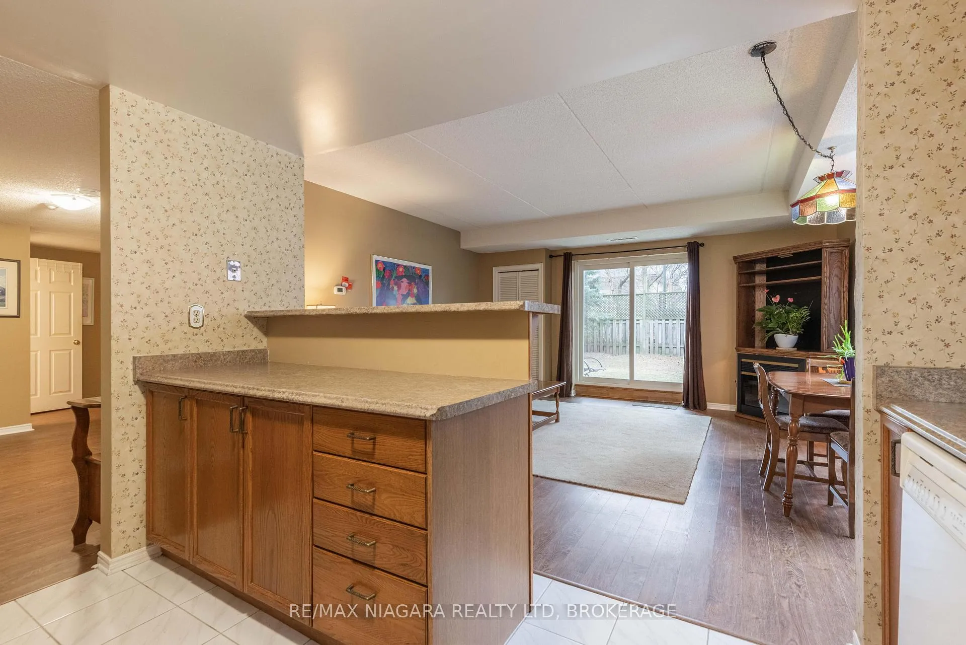Photo 7 of Unit 102, 6704 Thorold Stone Road, Niagara Falls, Morrison — HOMEH