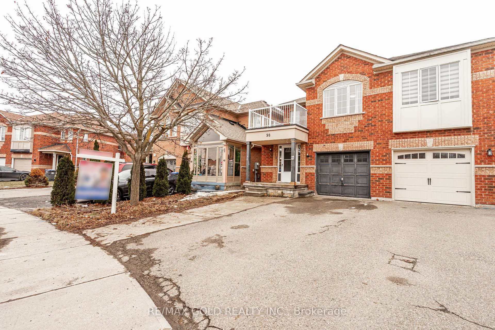 Photo 2 of 98 Winners Circle, Brampton, Northwest Sandalwood Parkway — HOMEH