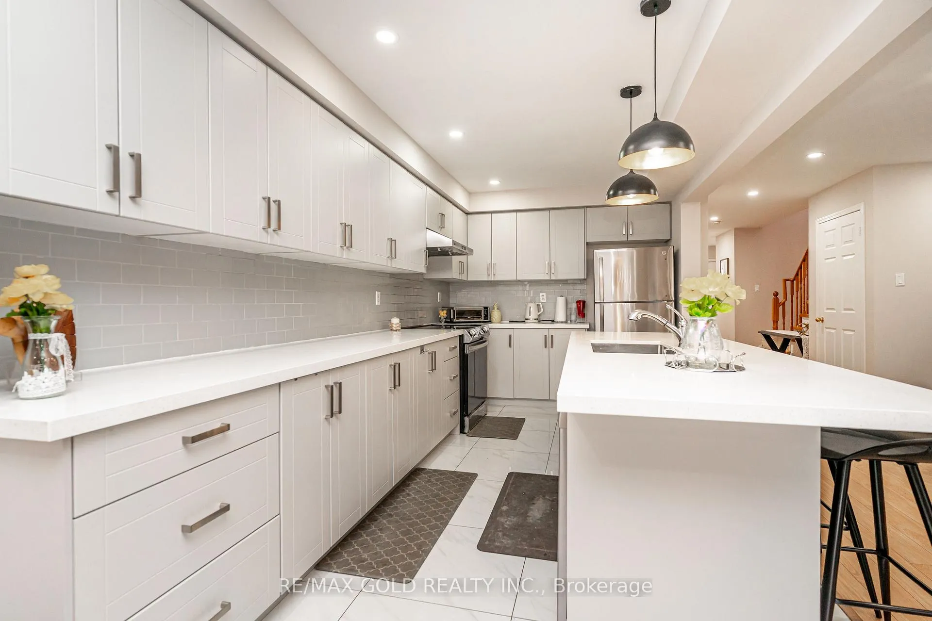 Photo 10 of 98 Winners Circle, Brampton, Northwest Sandalwood Parkway — HOMEH