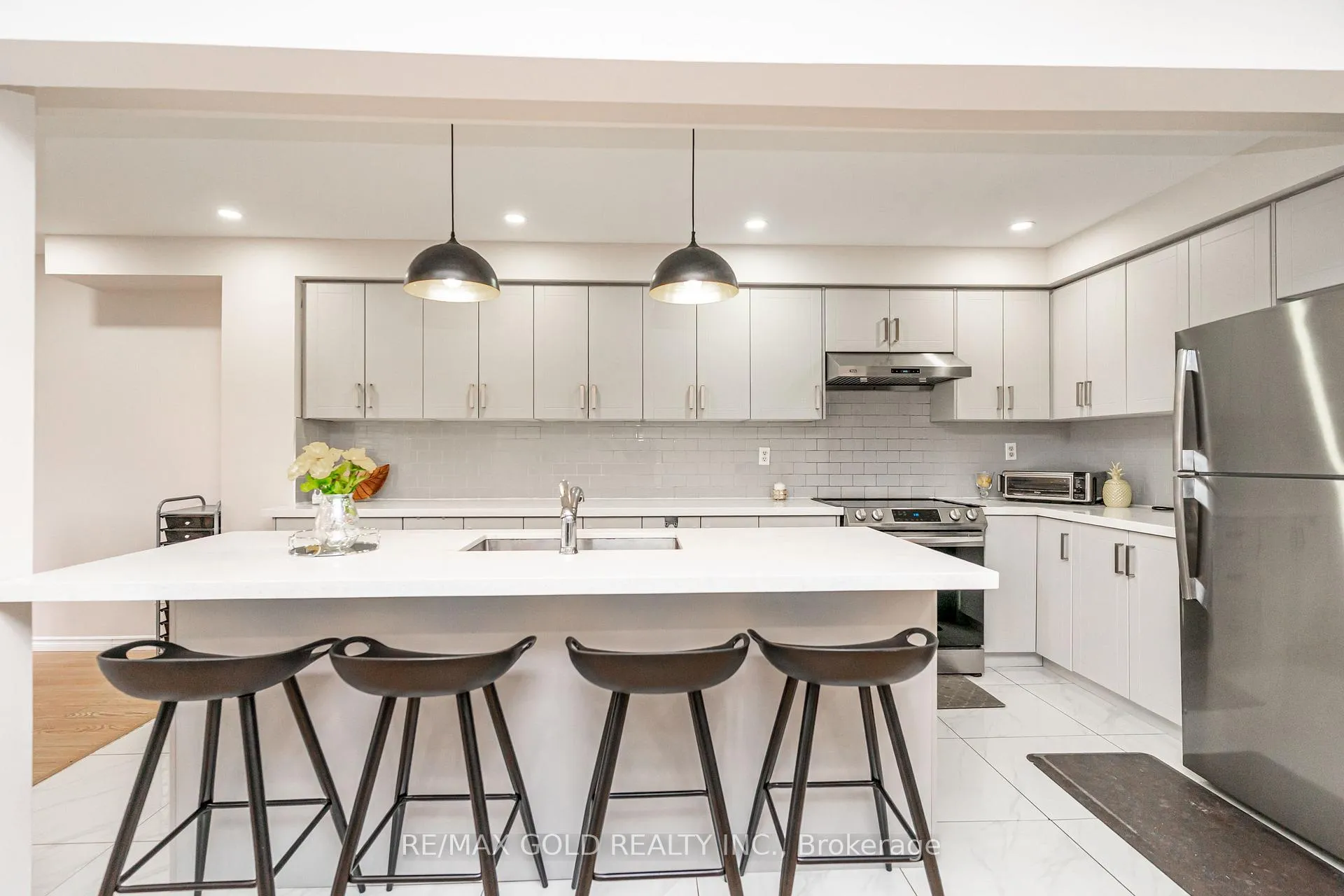 Photo 11 of 98 Winners Circle, Brampton, Northwest Sandalwood Parkway — HOMEH
