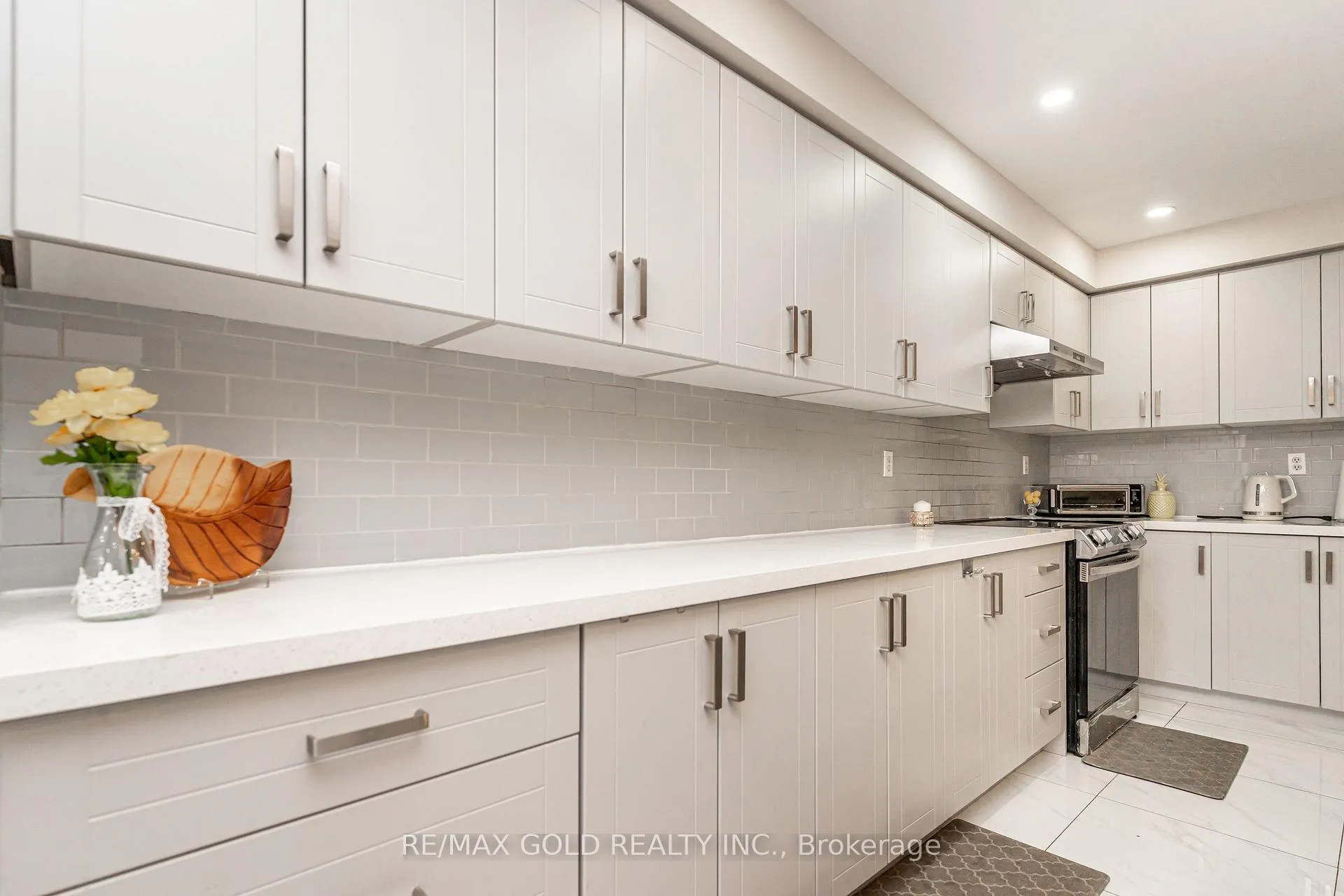 Photo 13 of 98 Winners Circle, Brampton, Northwest Sandalwood Parkway — HOMEH