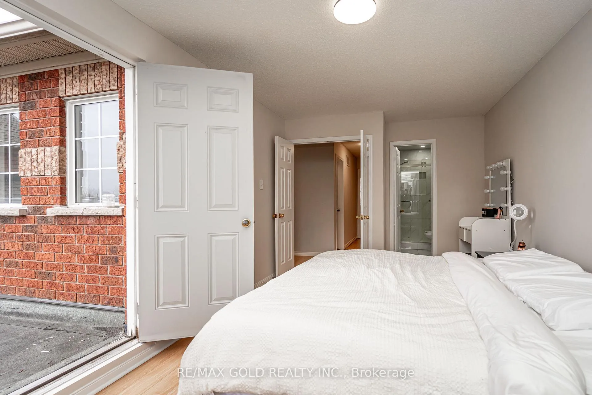Photo 19 of 98 Winners Circle, Brampton, Northwest Sandalwood Parkway — HOMEH