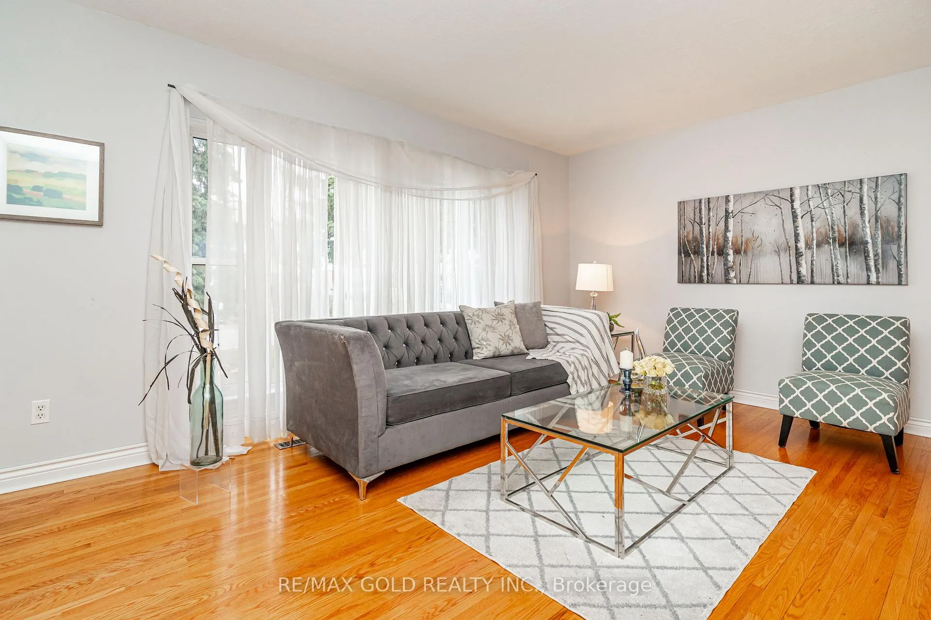 Photo 8 of 13 Cathcart Crescent, Brampton, Avondale — HOMEH