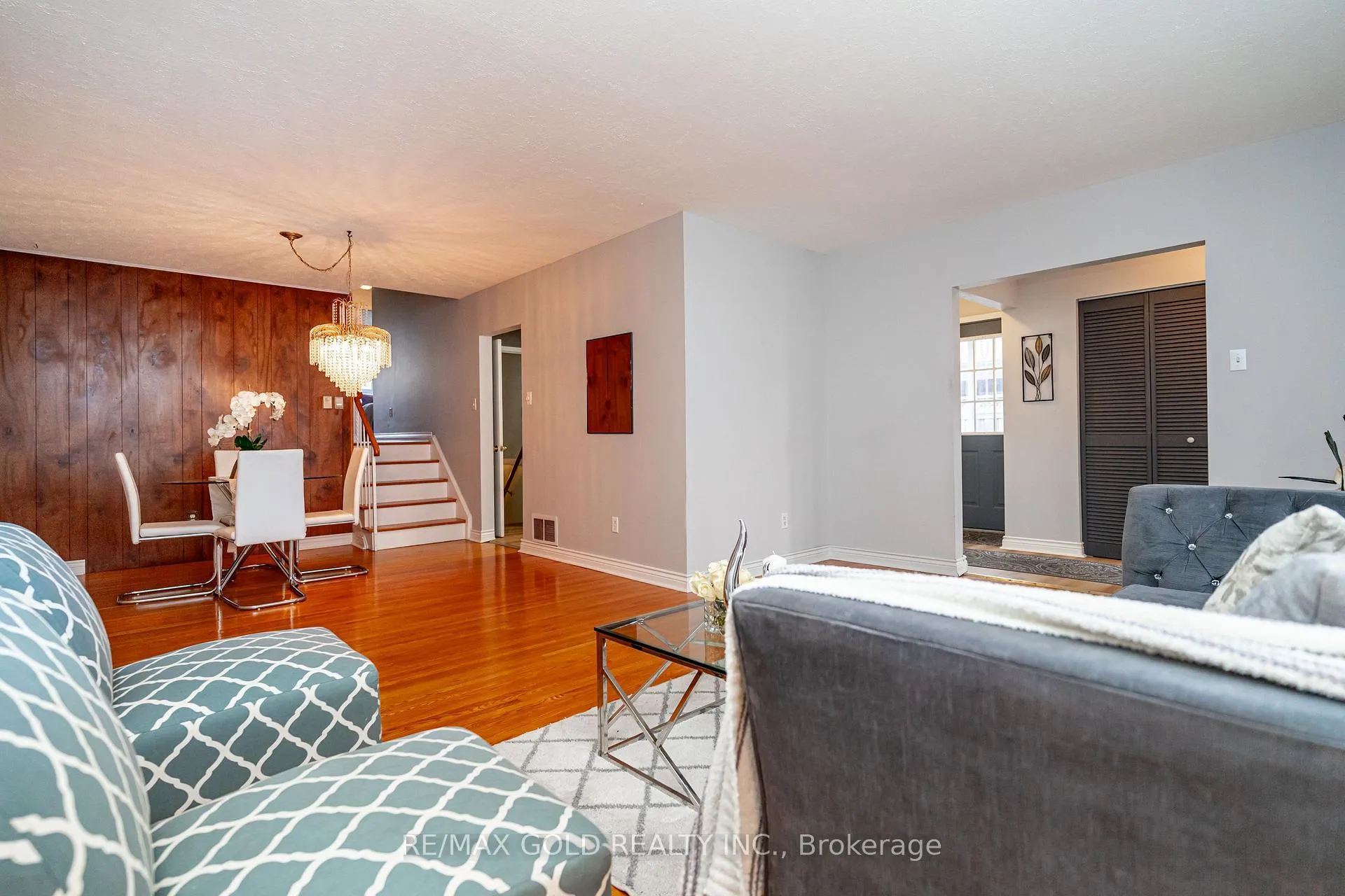 Photo 10 of 13 Cathcart Crescent, Brampton, Avondale — HOMEH