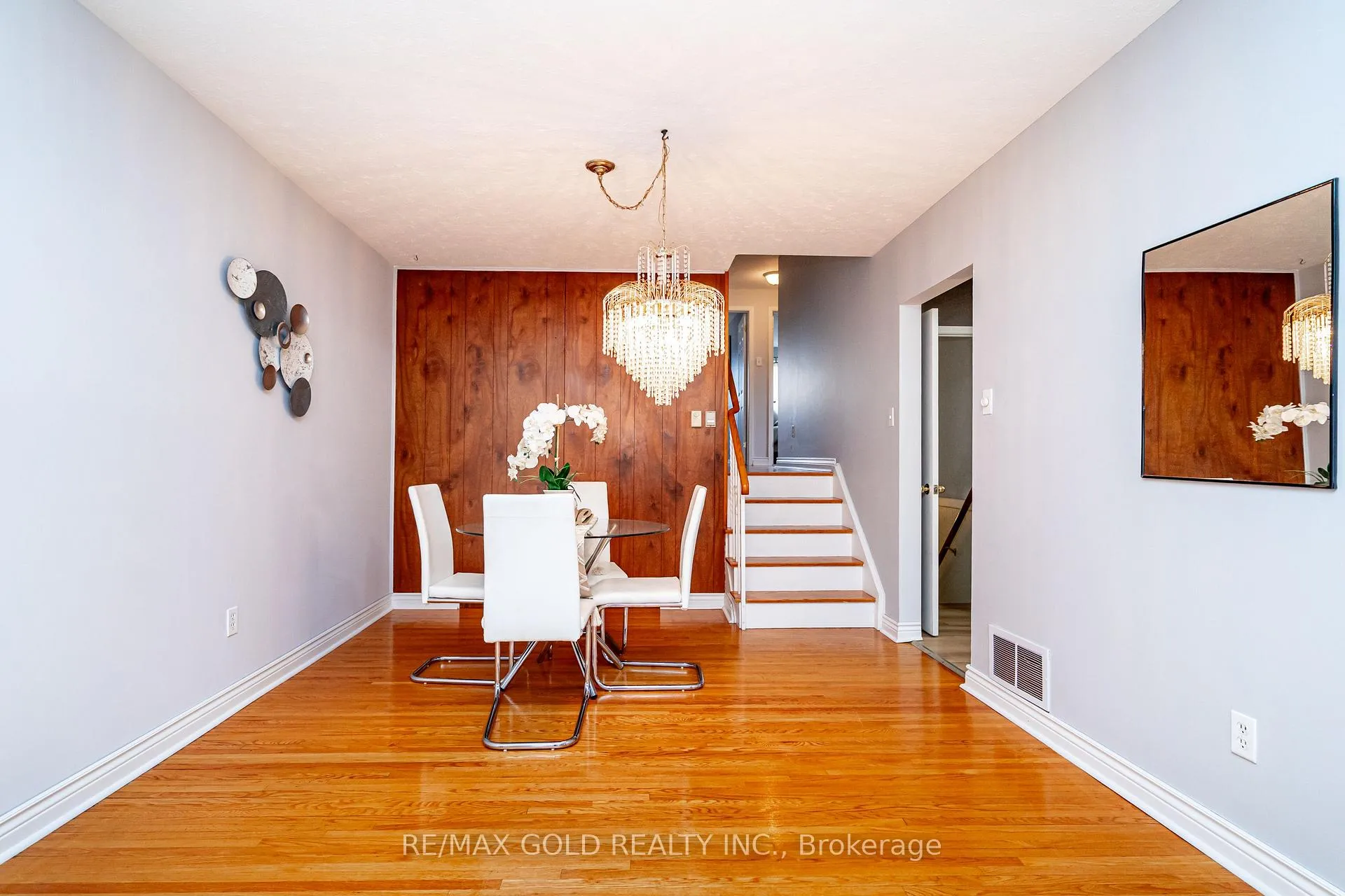 Photo 11 of 13 Cathcart Crescent, Brampton, Avondale — HOMEH