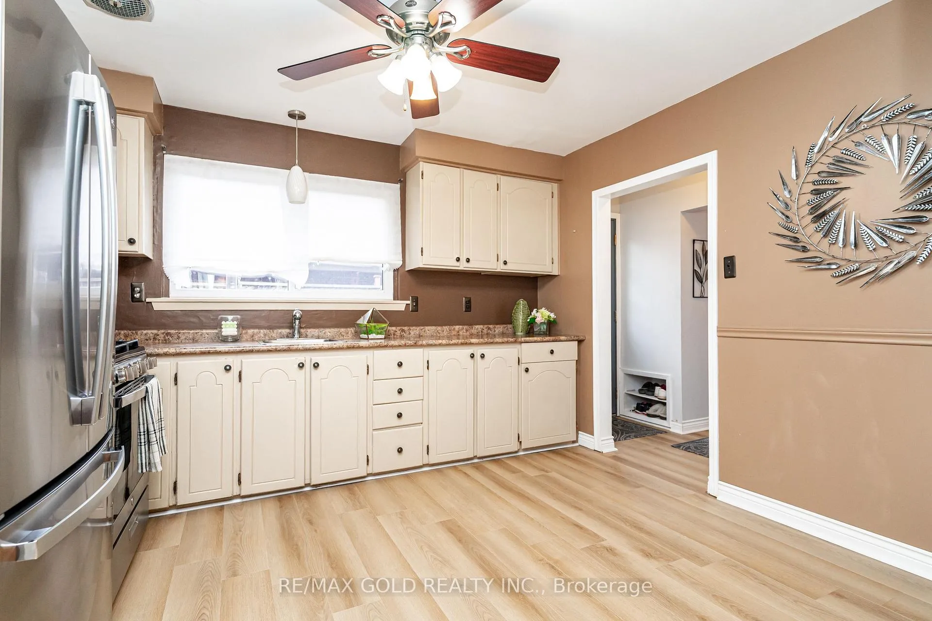 Photo 14 of 13 Cathcart Crescent, Brampton, Avondale — HOMEH