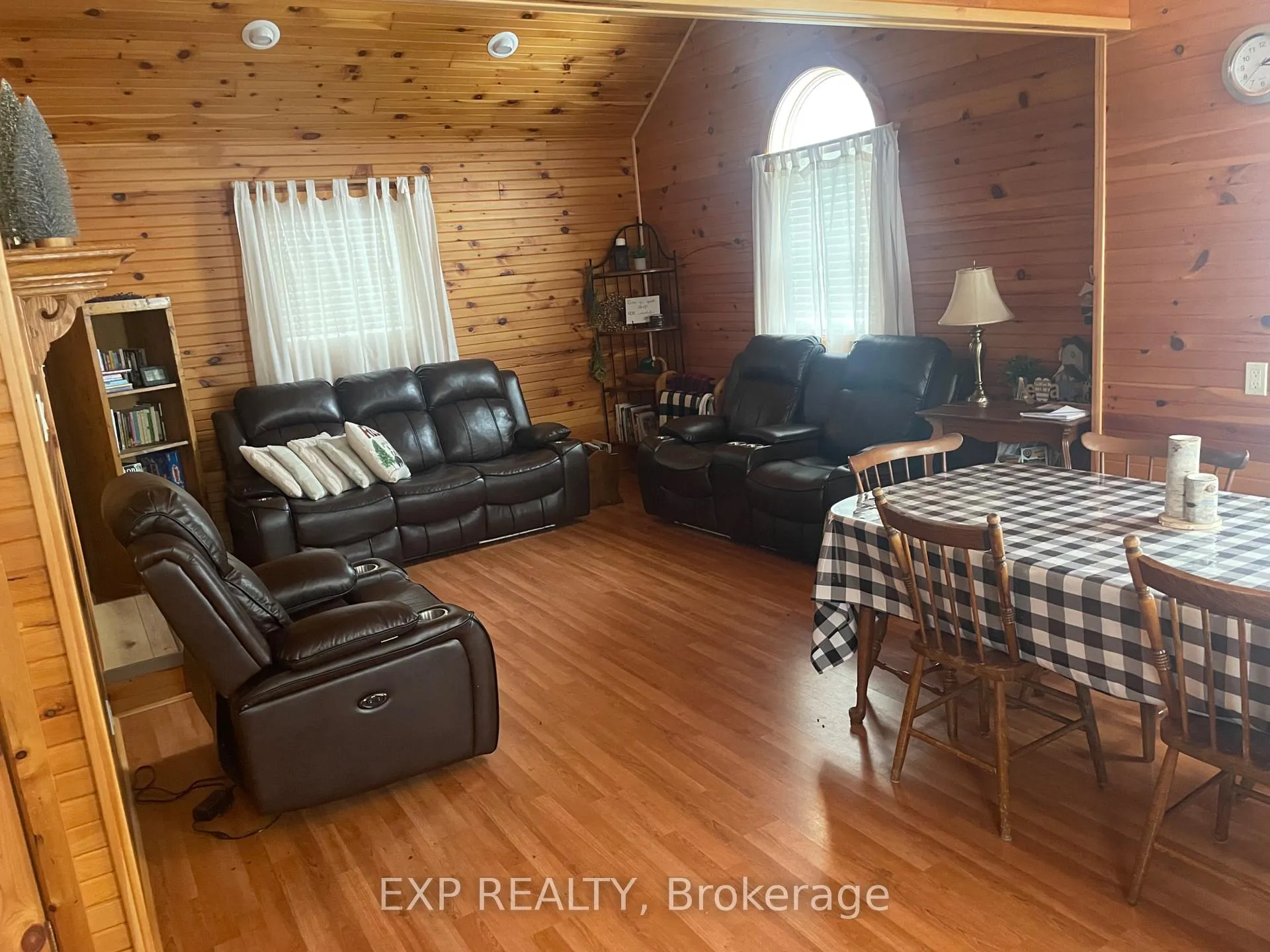 Photo 3 of 35 Paradise Road, South Algonquin — HOMEH
