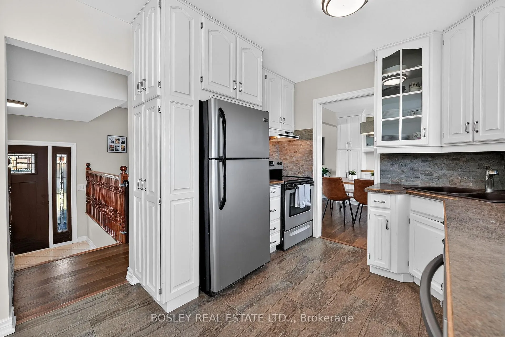 Photo 12 of 1 Tanner Circle, St. Catharines, Lakeshore — HOMEH