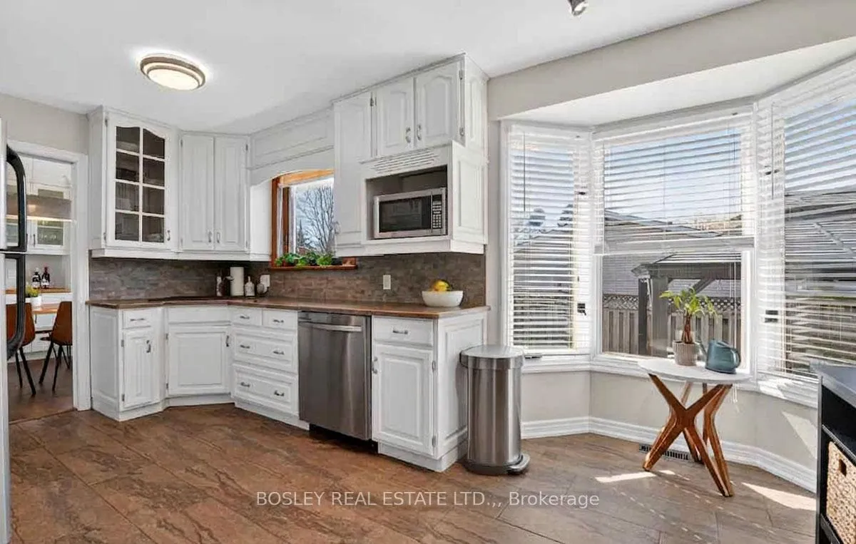 Photo 14 of 1 Tanner Circle, St. Catharines, Lakeshore — HOMEH