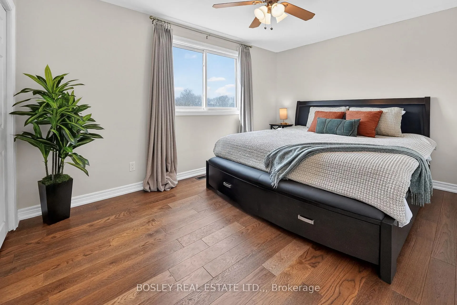 Photo 21 of 1 Tanner Circle, St. Catharines, Lakeshore — HOMEH