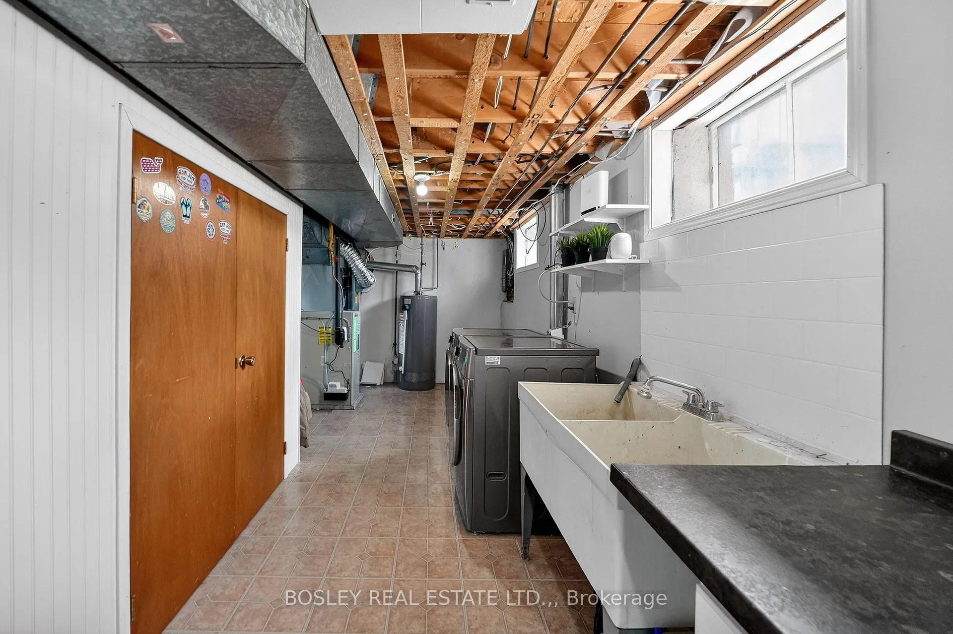 Photo 32 of 1 Tanner Circle, St. Catharines, Lakeshore — HOMEH