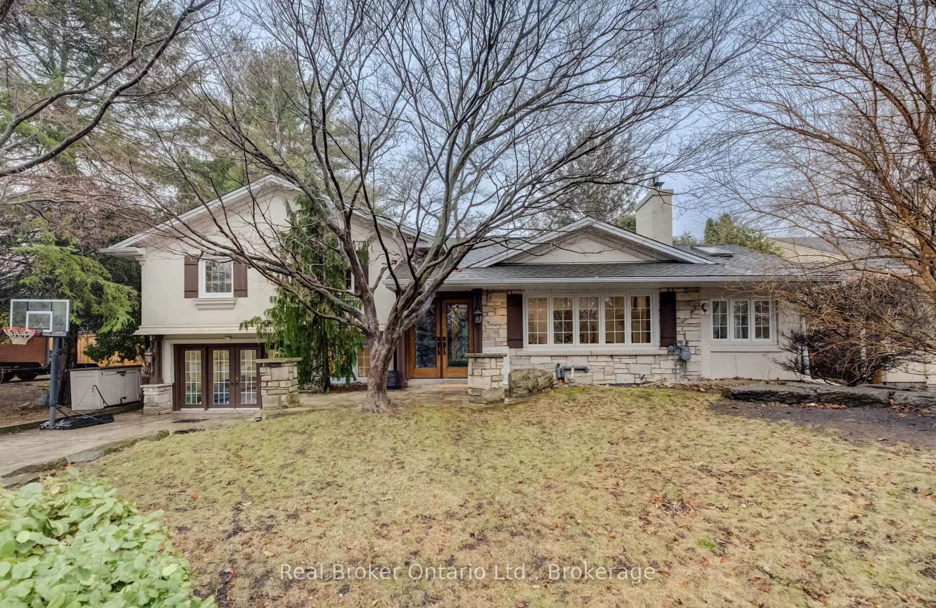 Photo 3 of 655 Ellengale Road, Burlington, LaSalle — HOMEH