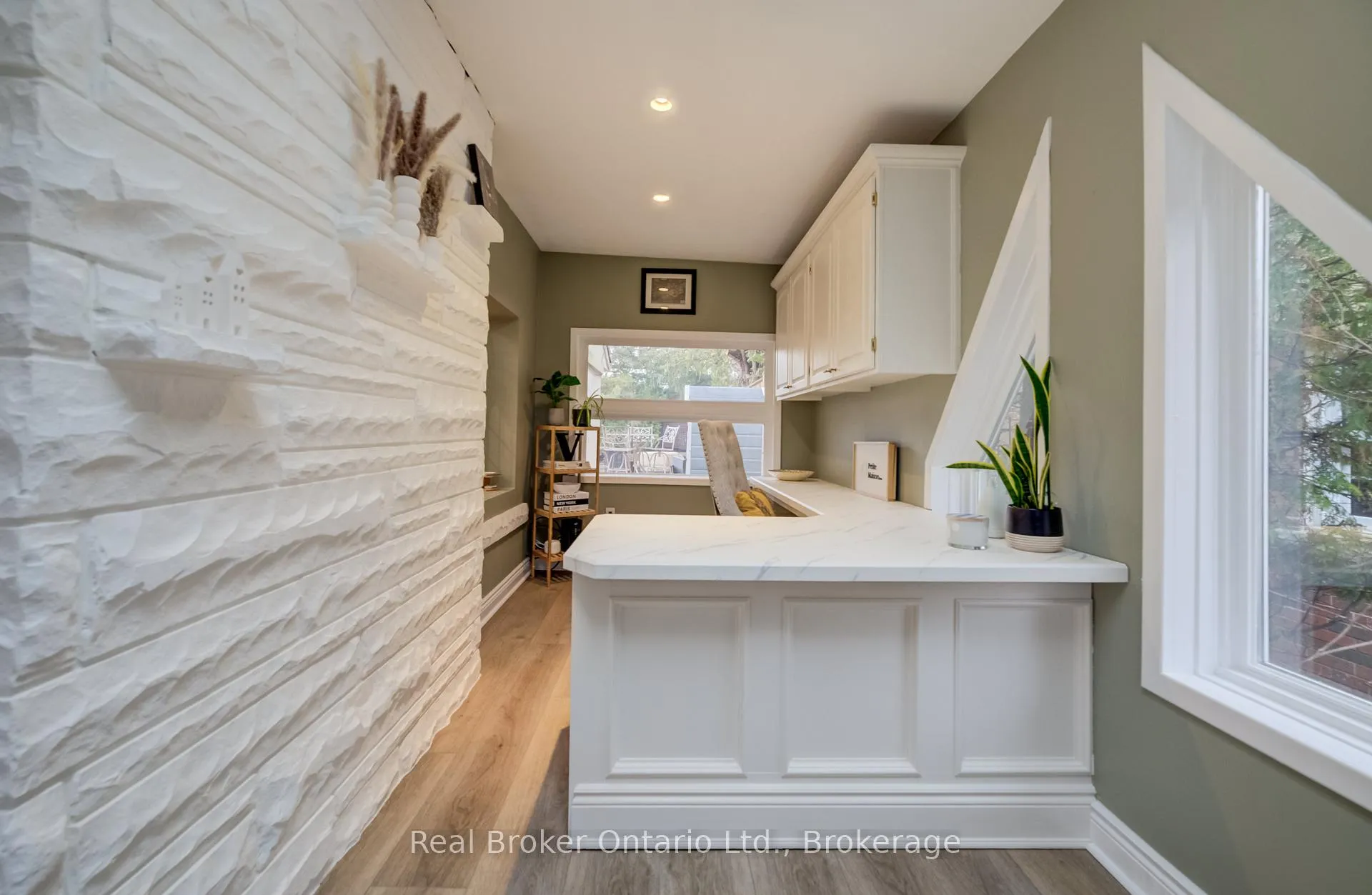 Photo 14 of 655 Ellengale Road, Burlington, LaSalle — HOMEH