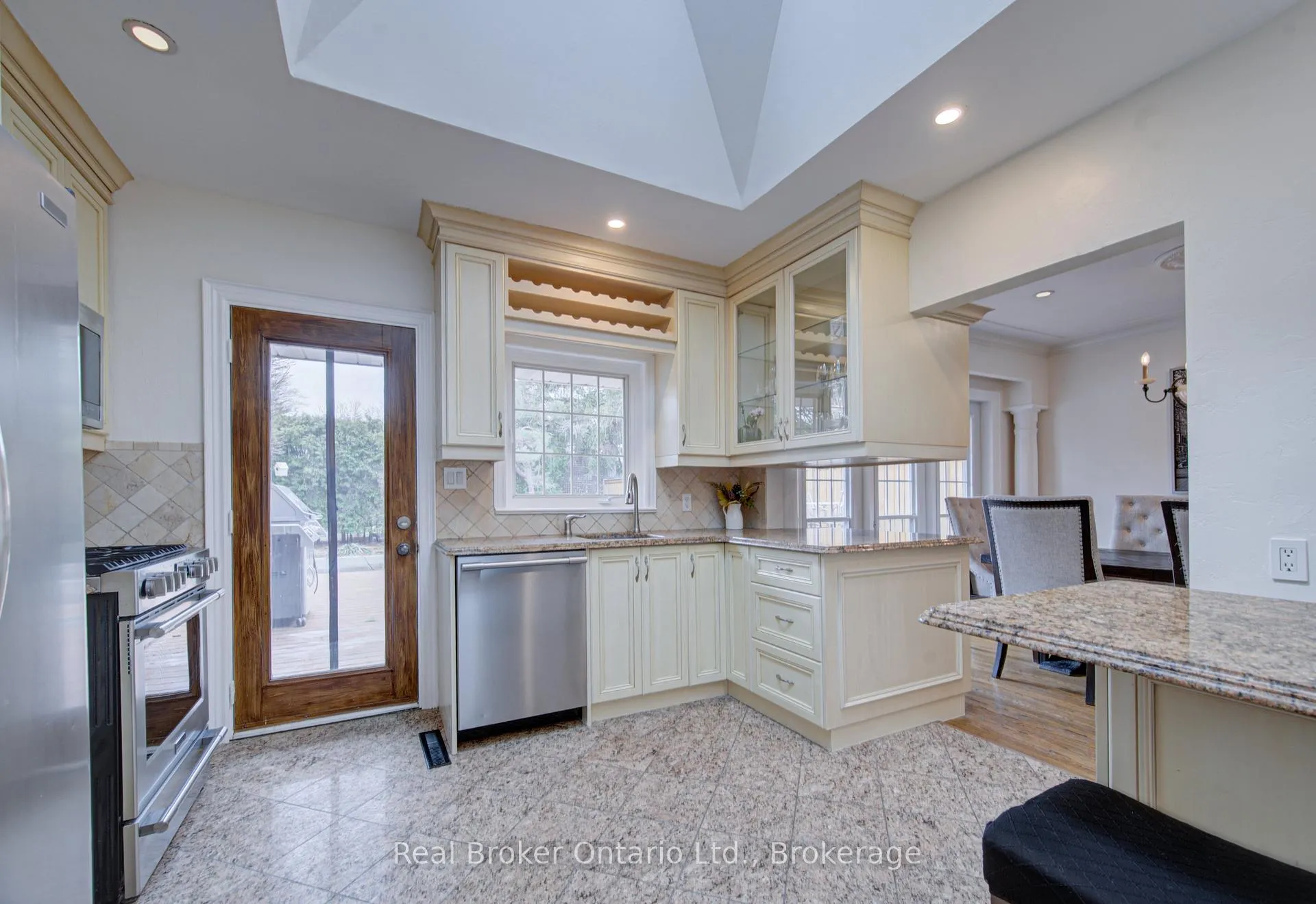 Photo 19 of 655 Ellengale Road, Burlington, LaSalle — HOMEH