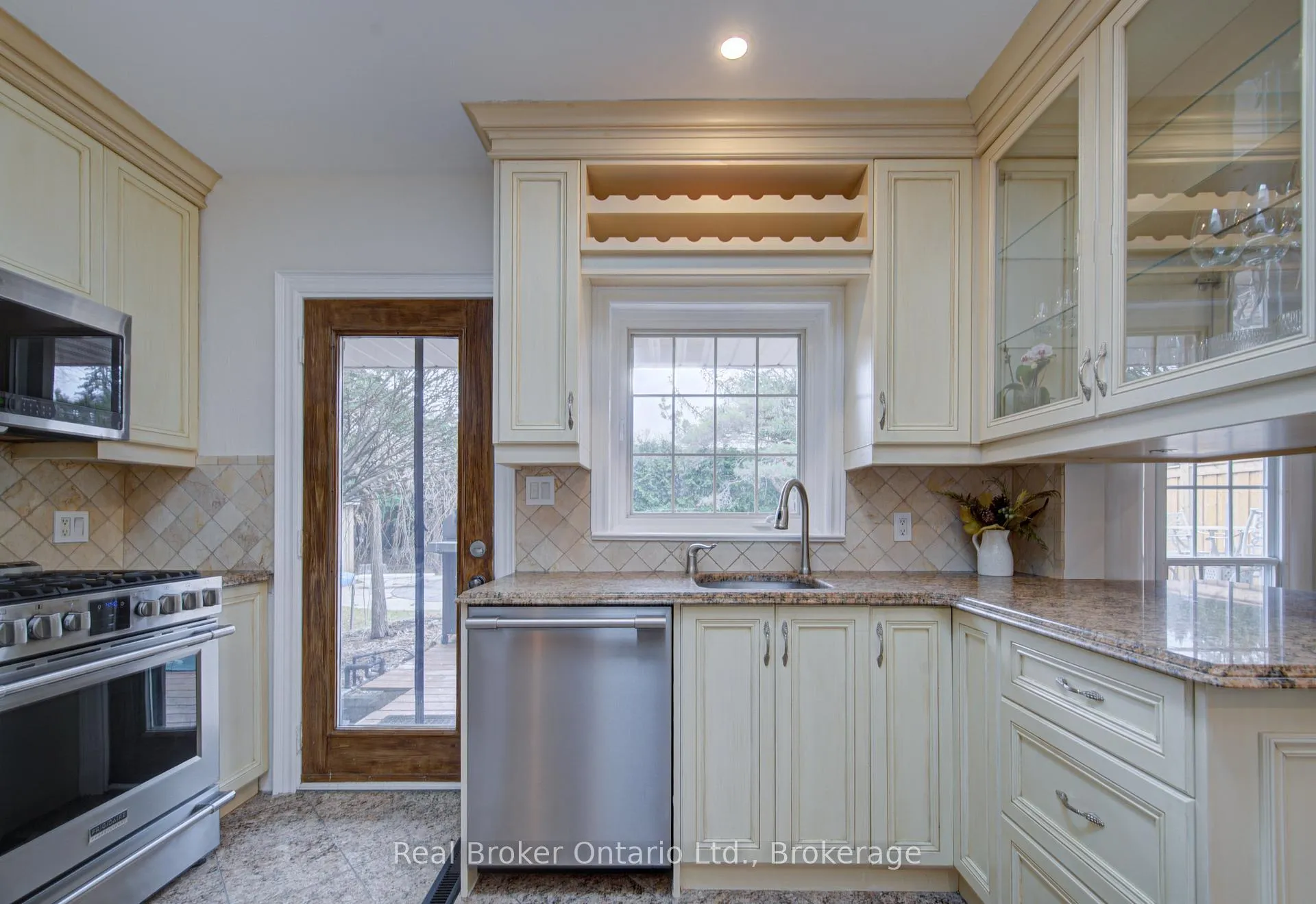 Photo 20 of 655 Ellengale Road, Burlington, LaSalle — HOMEH