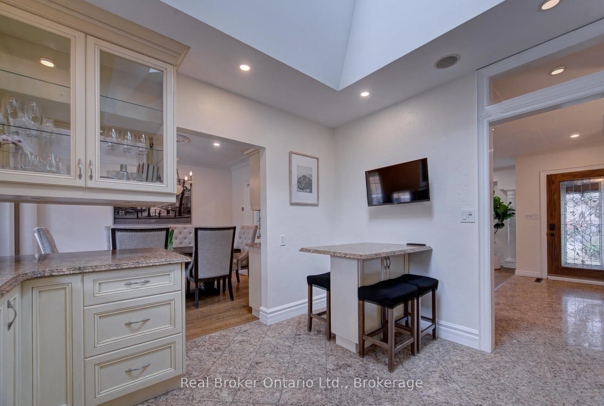 Photo 21 of 655 Ellengale Road, Burlington, LaSalle — HOMEH