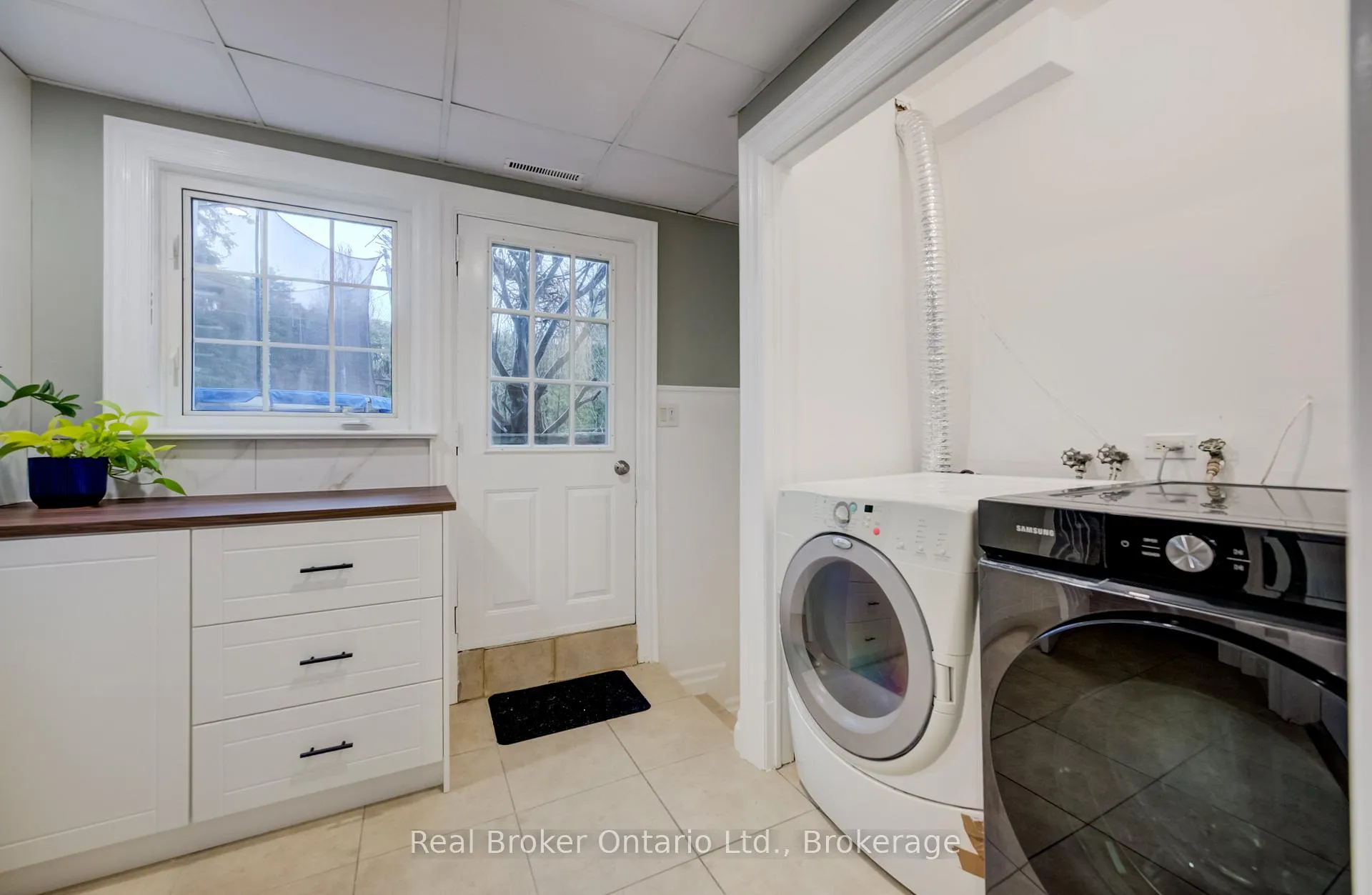 Photo 36 of 655 Ellengale Road, Burlington, LaSalle — HOMEH