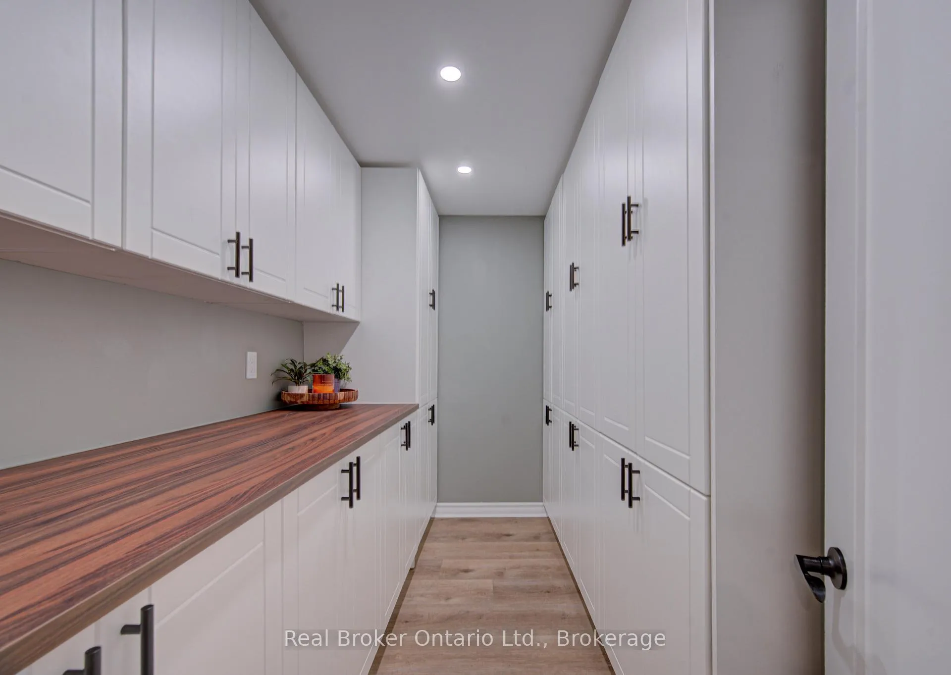 Photo 37 of 655 Ellengale Road, Burlington, LaSalle — HOMEH