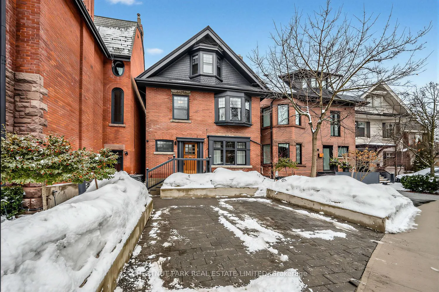 Photo 2 of 35 Castle Frank Road, Toronto, Rosedale-Moore Park — HOMEH