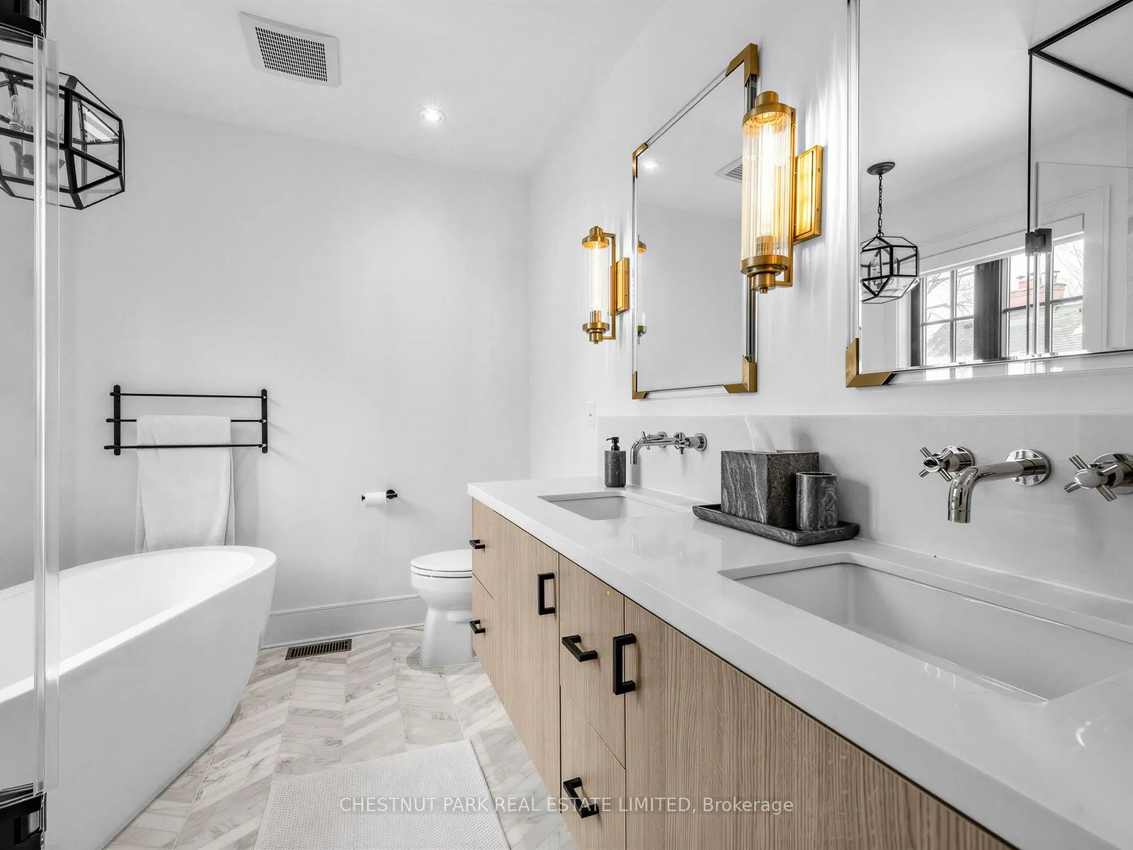 Photo 20 of 35 Castle Frank Road, Toronto, Rosedale-Moore Park — HOMEH