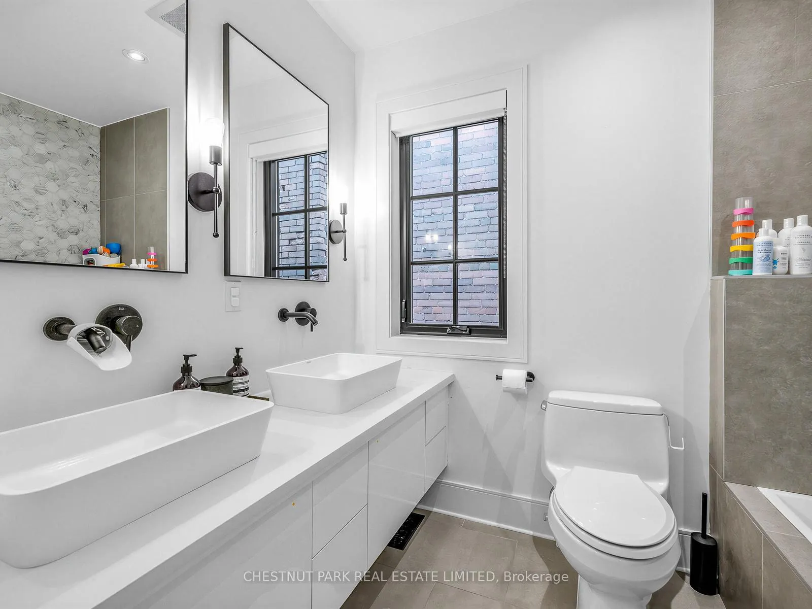 Photo 24 of 35 Castle Frank Road, Toronto, Rosedale-Moore Park — HOMEH