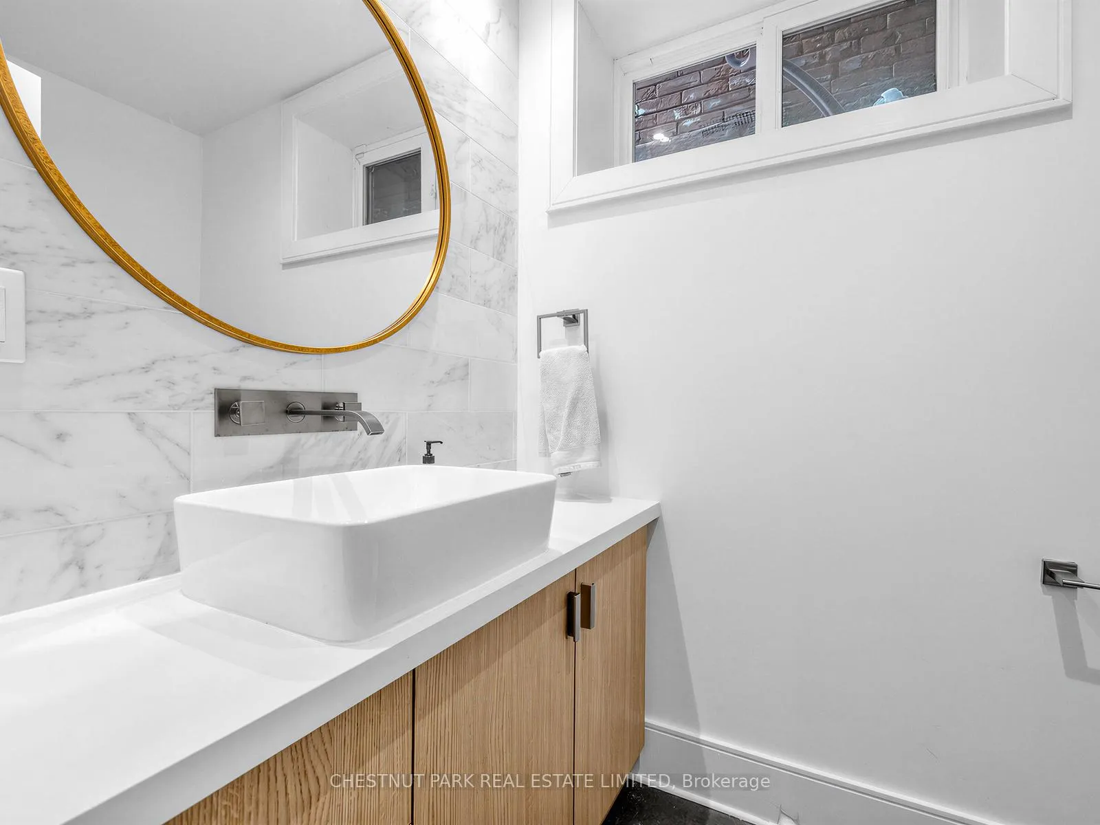Photo 33 of 35 Castle Frank Road, Toronto, Rosedale-Moore Park — HOMEH