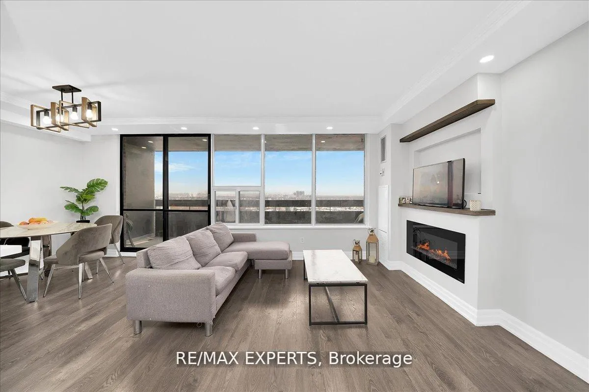 Photo 2 of Unit 2115, 11 Wincott Drive, Etobicoke, Kingsview Village-The Westway — HOMEH