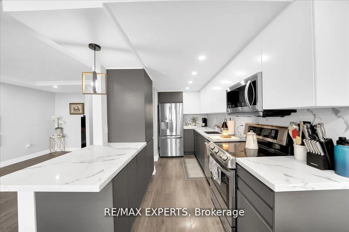 Photo 11 of Unit 2115, 11 Wincott Drive, Etobicoke, Kingsview Village-The Westway — HOMEH