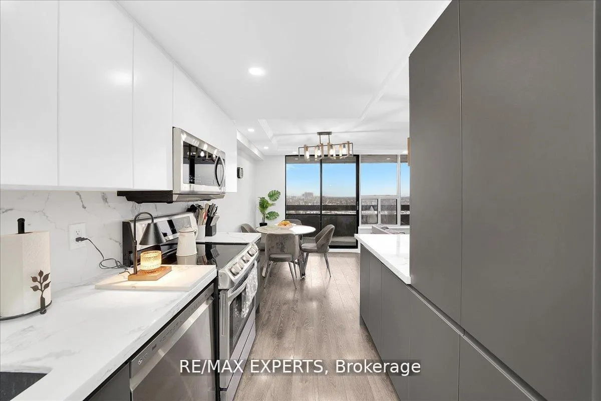 Photo 13 of Unit 2115, 11 Wincott Drive, Etobicoke, Kingsview Village-The Westway — HOMEH