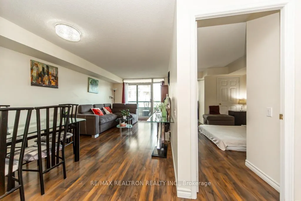 Photo 10 of Unit 306, 5 Emerald Lane, Vaughan, Crestwood-Springfarm-Yorkhill — HOMEH
