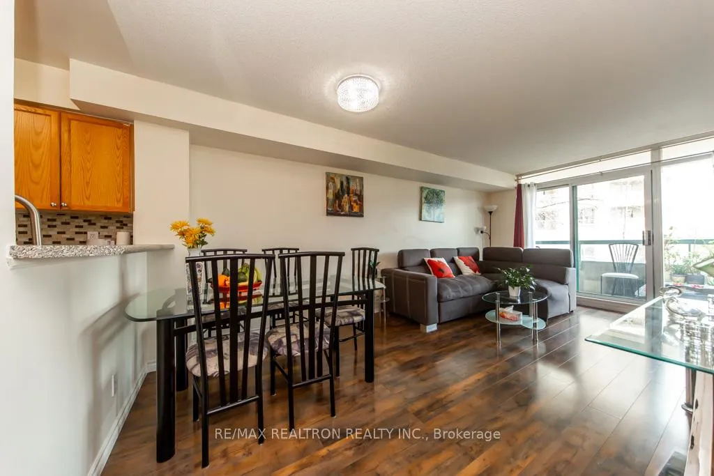 Photo 11 of Unit 306, 5 Emerald Lane, Vaughan, Crestwood-Springfarm-Yorkhill — HOMEH