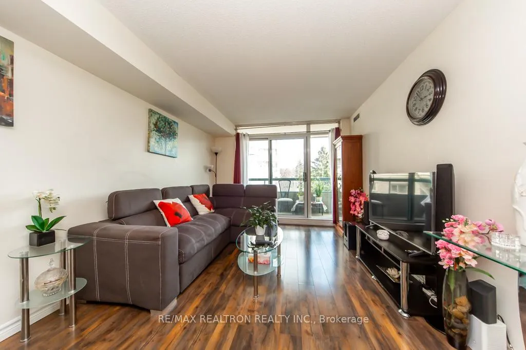 Photo 13 of Unit 306, 5 Emerald Lane, Vaughan, Crestwood-Springfarm-Yorkhill — HOMEH