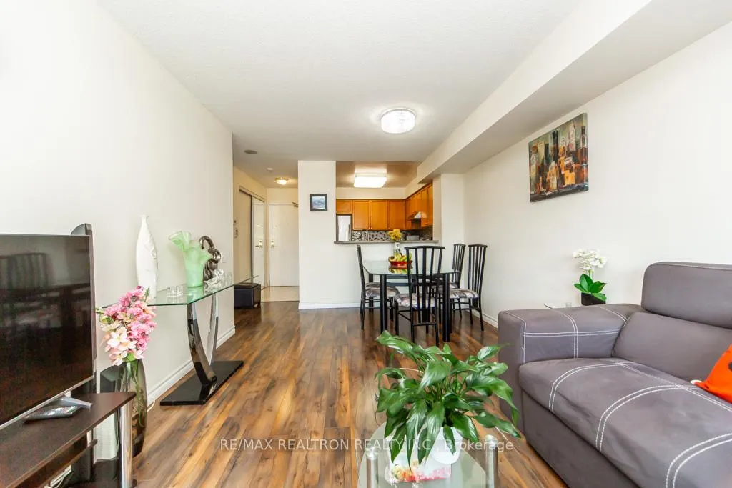 Photo 16 of Unit 306, 5 Emerald Lane, Vaughan, Crestwood-Springfarm-Yorkhill — HOMEH