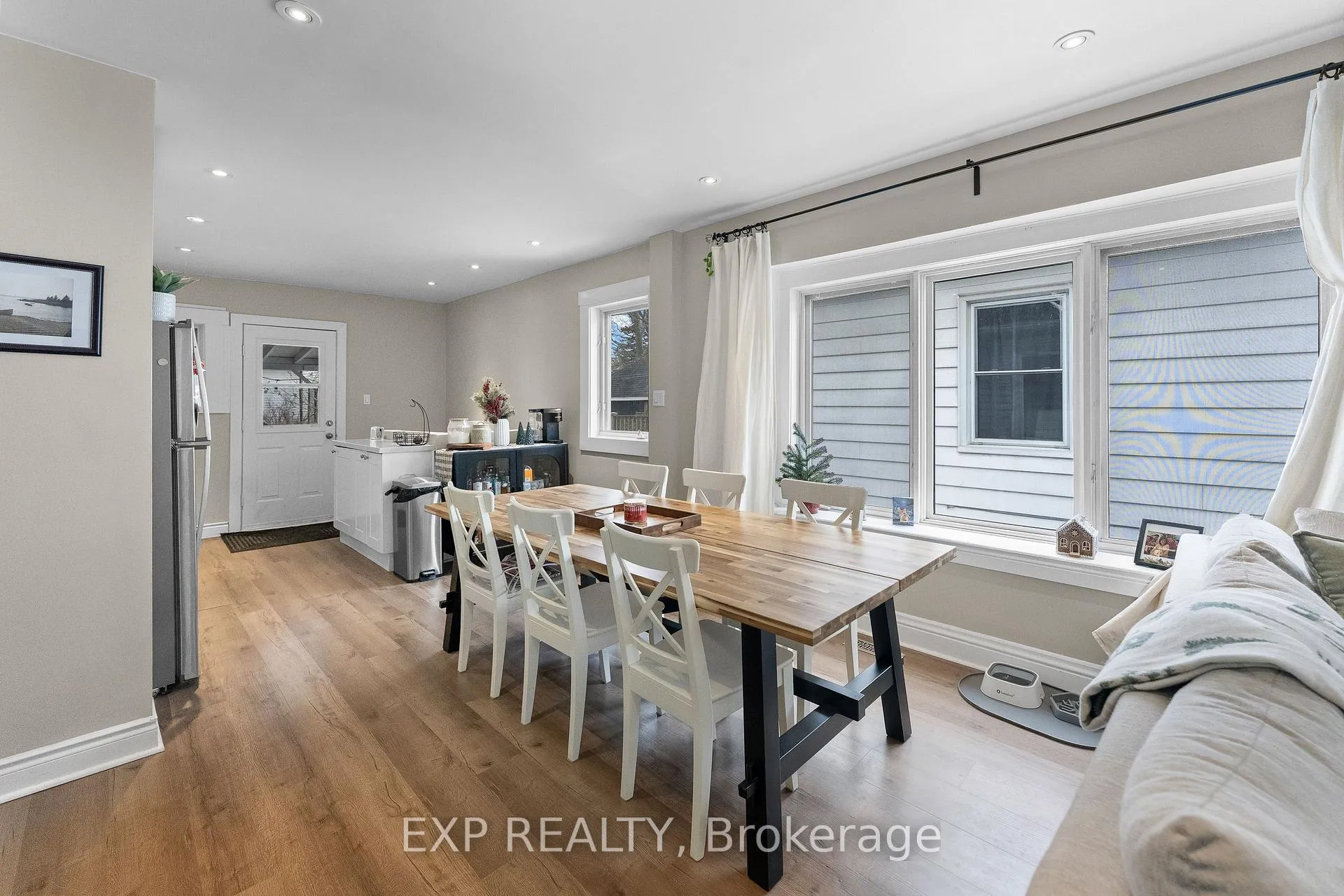 Photo 5 of 198 Geneva Street, St. Catharines, Downtown — HOMEH