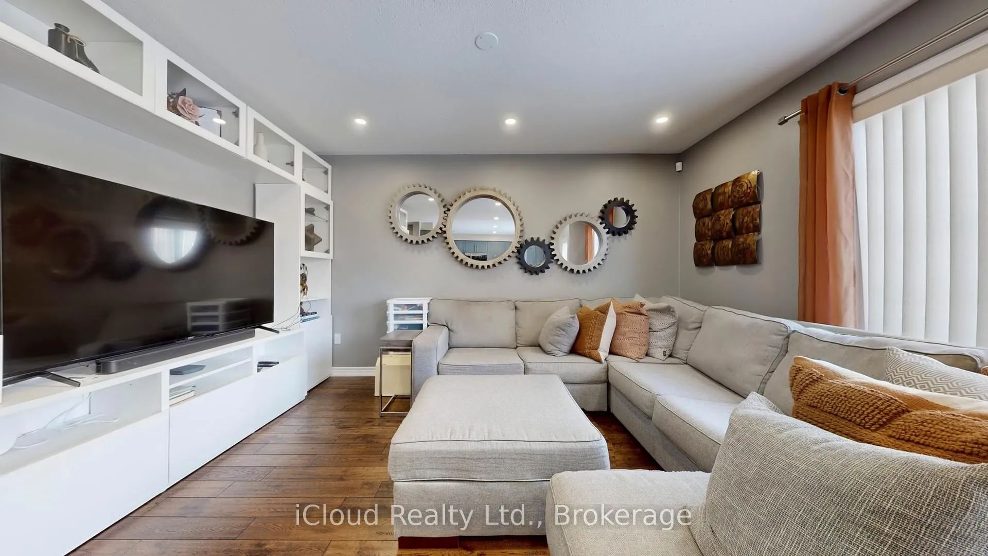 Photo 10 of 52 Tianalee Crescent, Brampton, Fletcher's Meadow — HOMEH