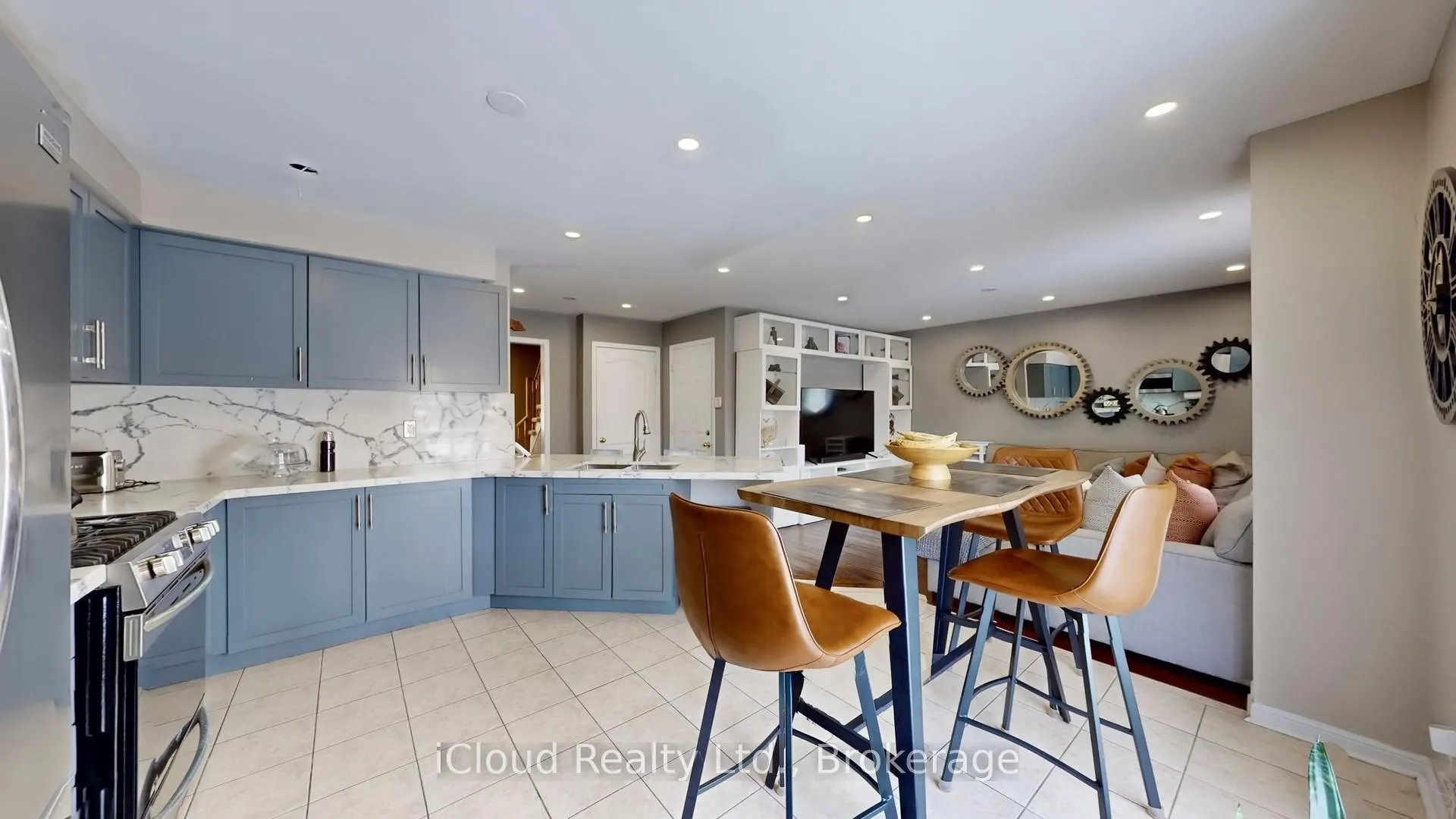 Photo 12 of 52 Tianalee Crescent, Brampton, Fletcher's Meadow — HOMEH
