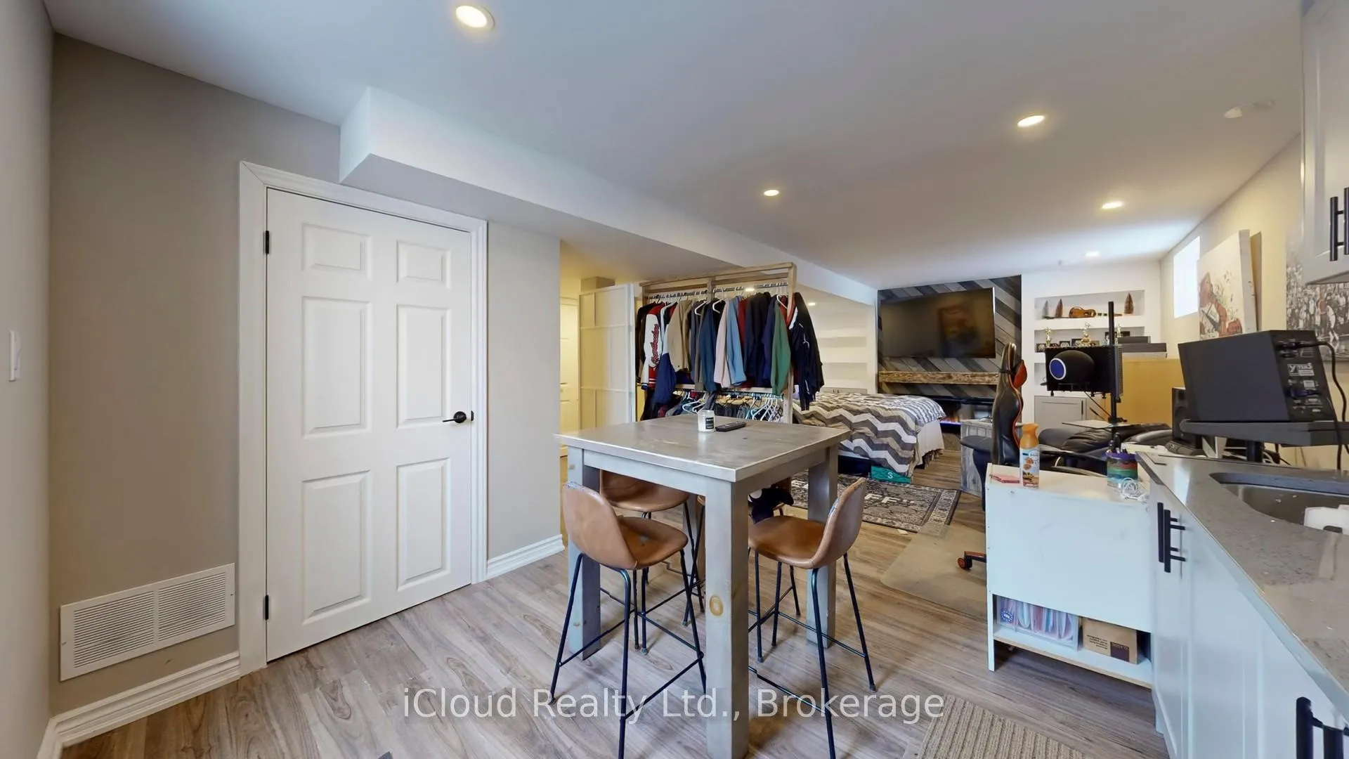 Photo 33 of 52 Tianalee Crescent, Brampton, Fletcher's Meadow — HOMEH