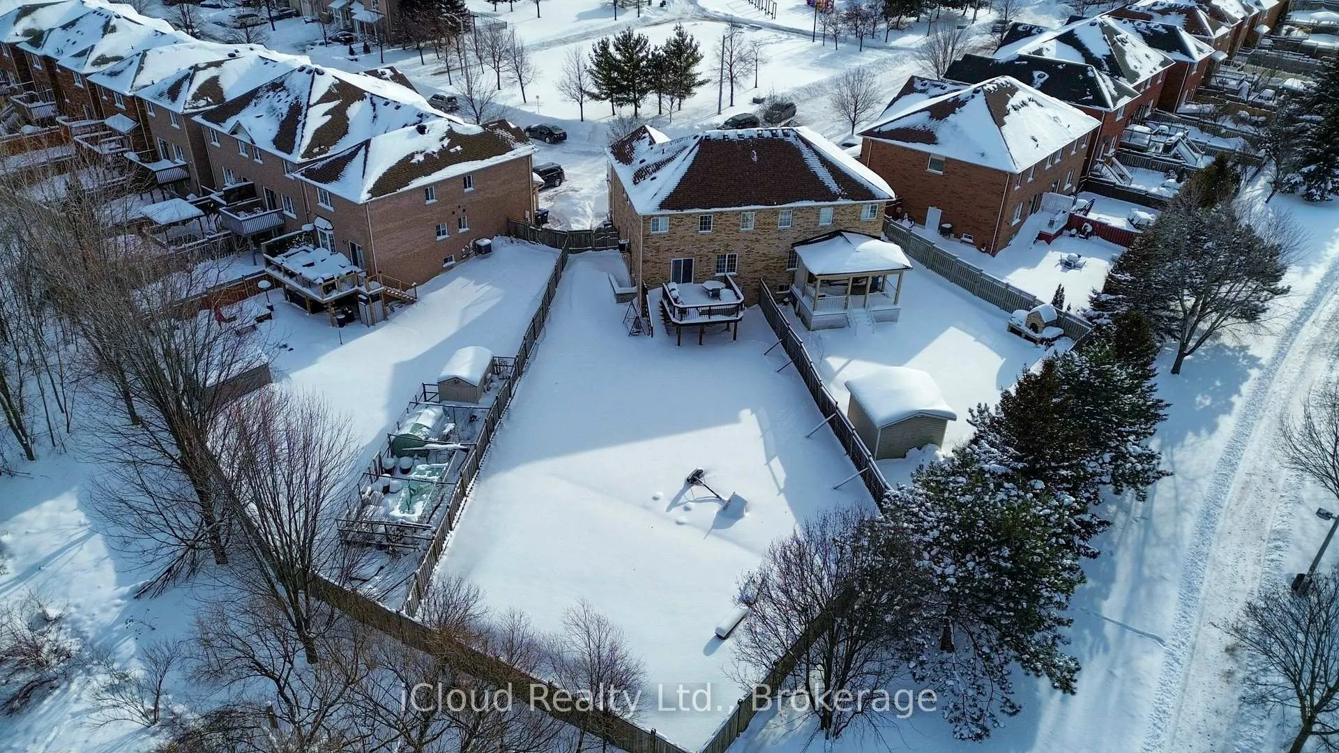 Photo 48 of 52 Tianalee Crescent, Brampton, Fletcher's Meadow — HOMEH