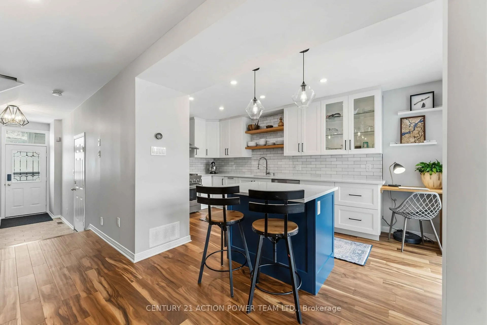 Photo 9 of 42 Sunnybrooke Drive, Ottawa, Kanata - Emerald Meadows/Trailwest — HOMEH