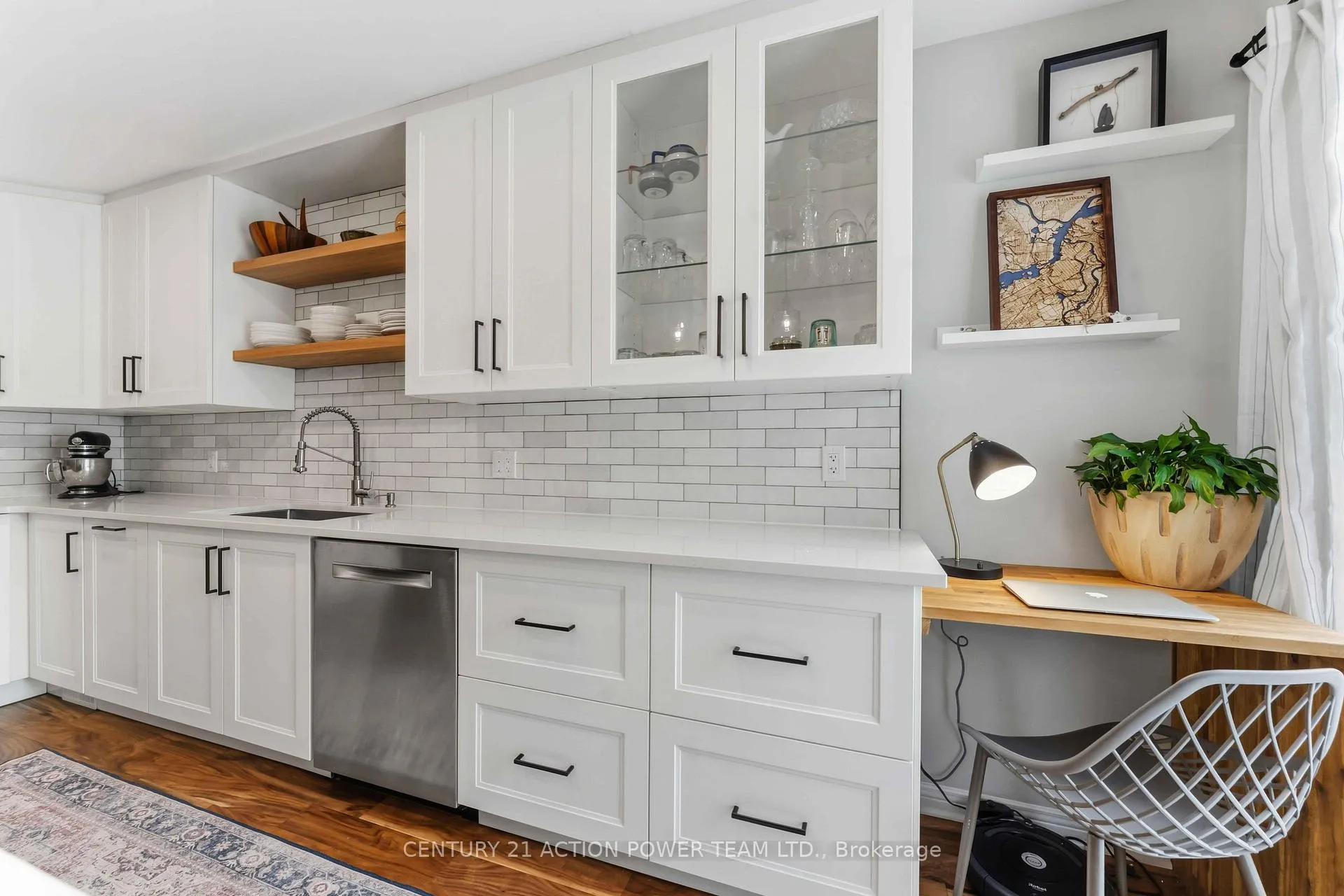 Photo 11 of 42 Sunnybrooke Drive, Ottawa, Kanata - Emerald Meadows/Trailwest — HOMEH