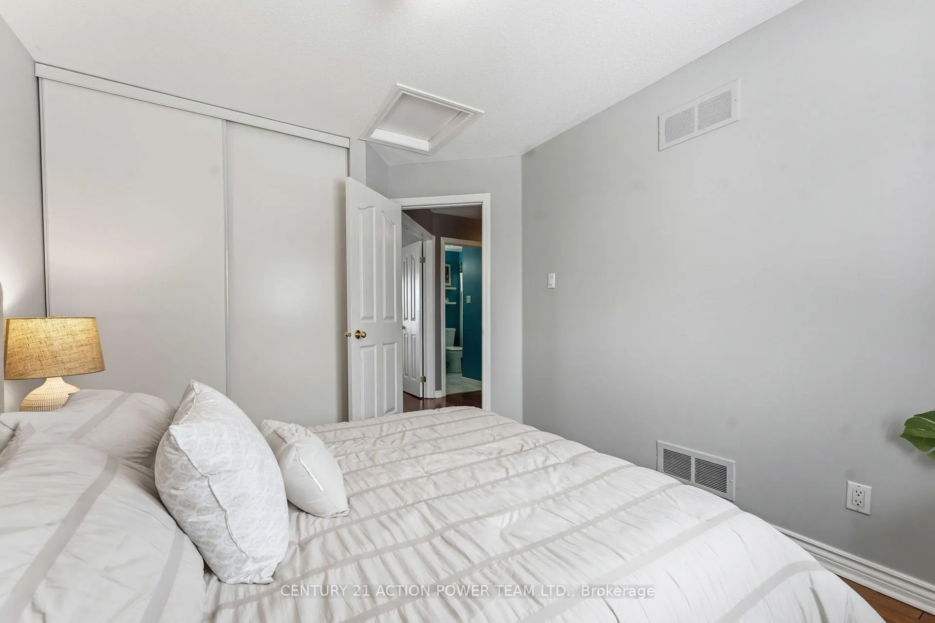 Photo 26 of 42 Sunnybrooke Drive, Ottawa, Kanata - Emerald Meadows/Trailwest — HOMEH