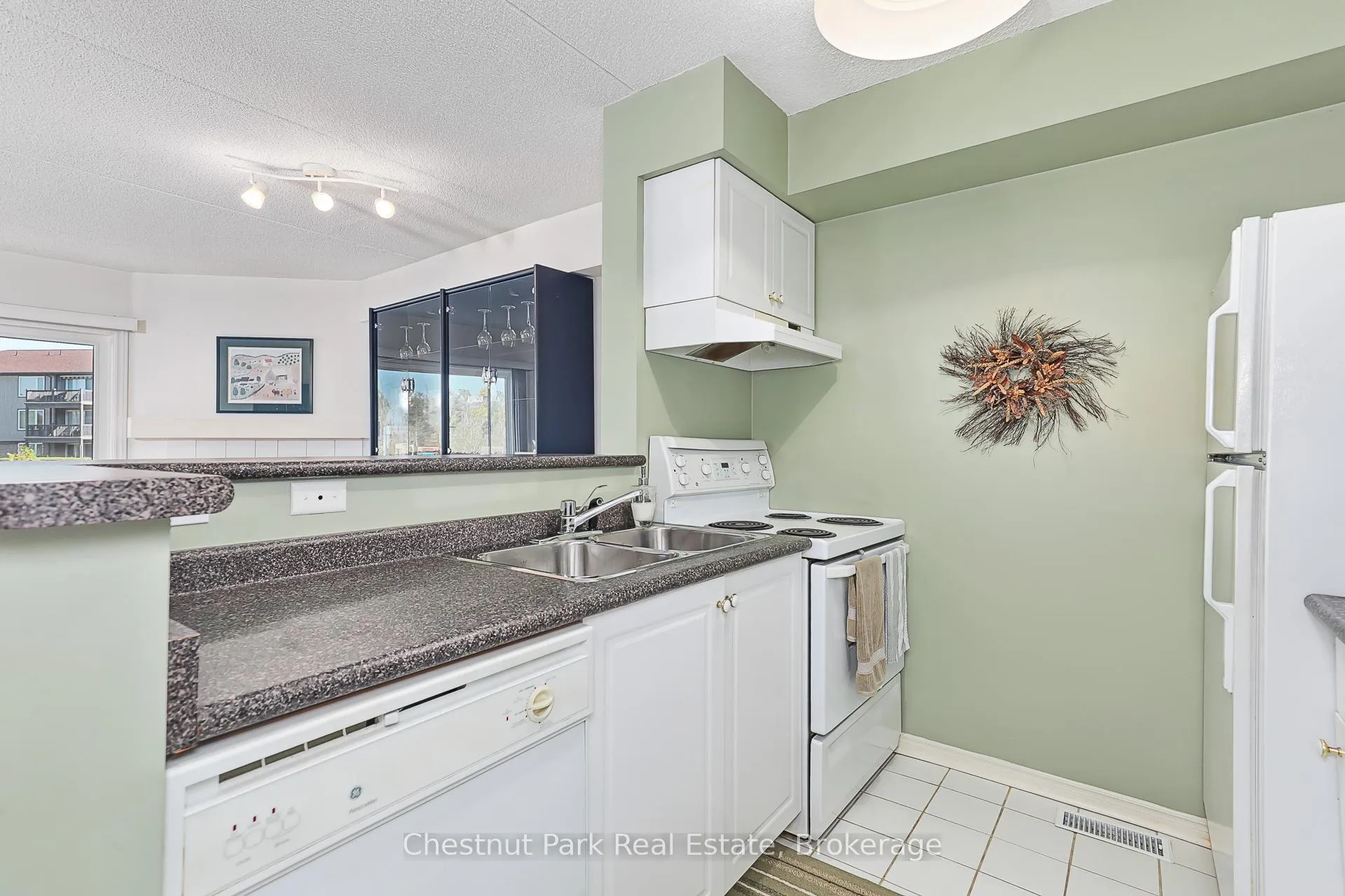 Photo 15 of 701 Johnston Park Avenue, Collingwood — HOMEH