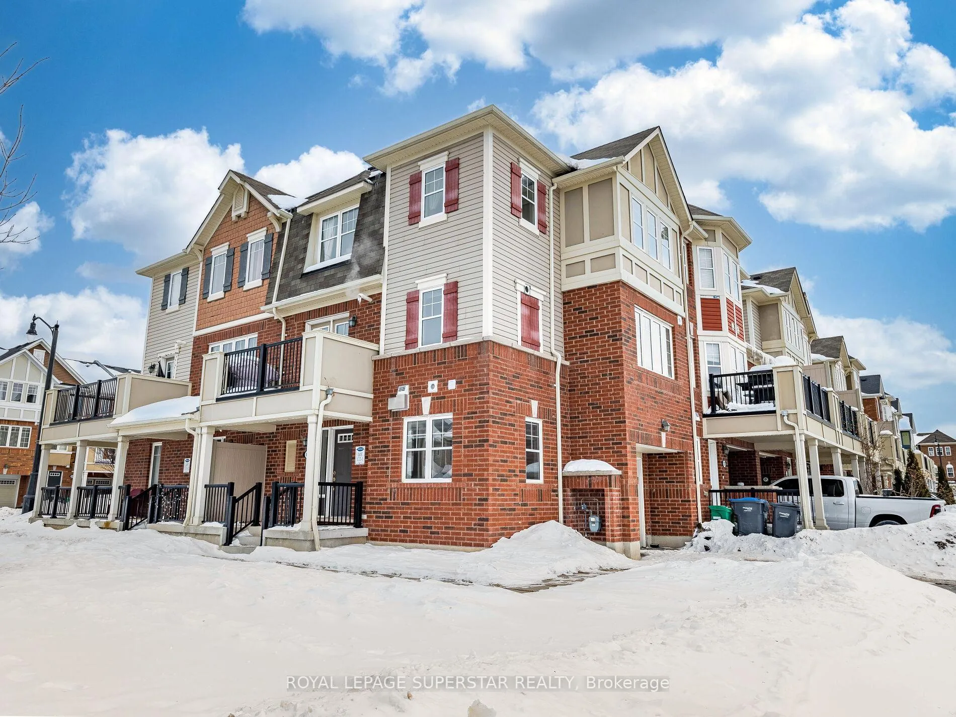 Photo 3 of 65 Aylesbury Drive, Brampton, Northwest Brampton — HOMEH