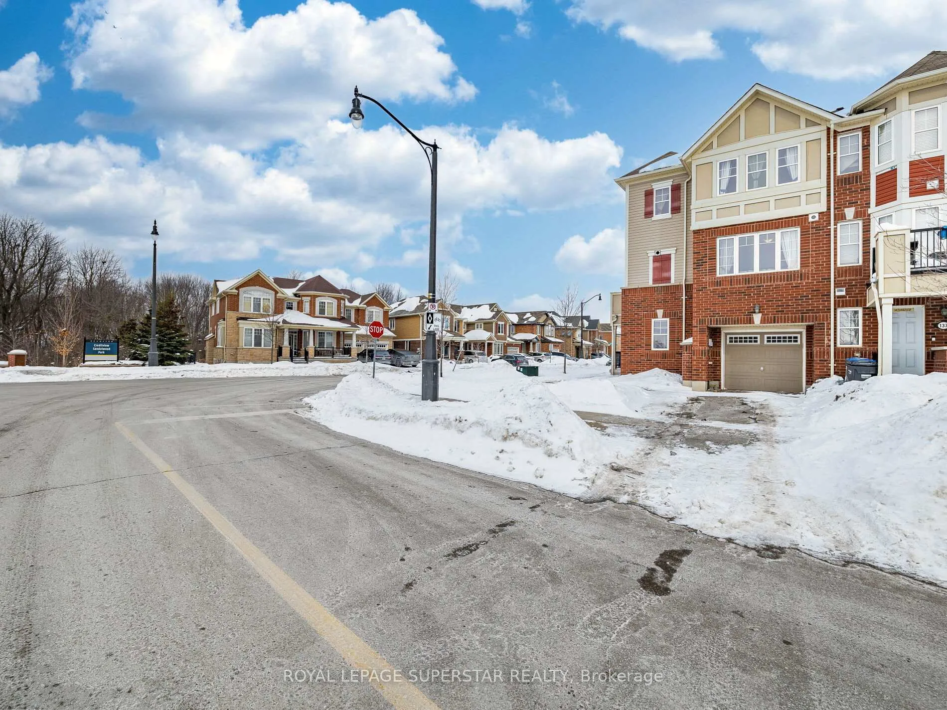 Photo 4 of 65 Aylesbury Drive, Brampton, Northwest Brampton — HOMEH