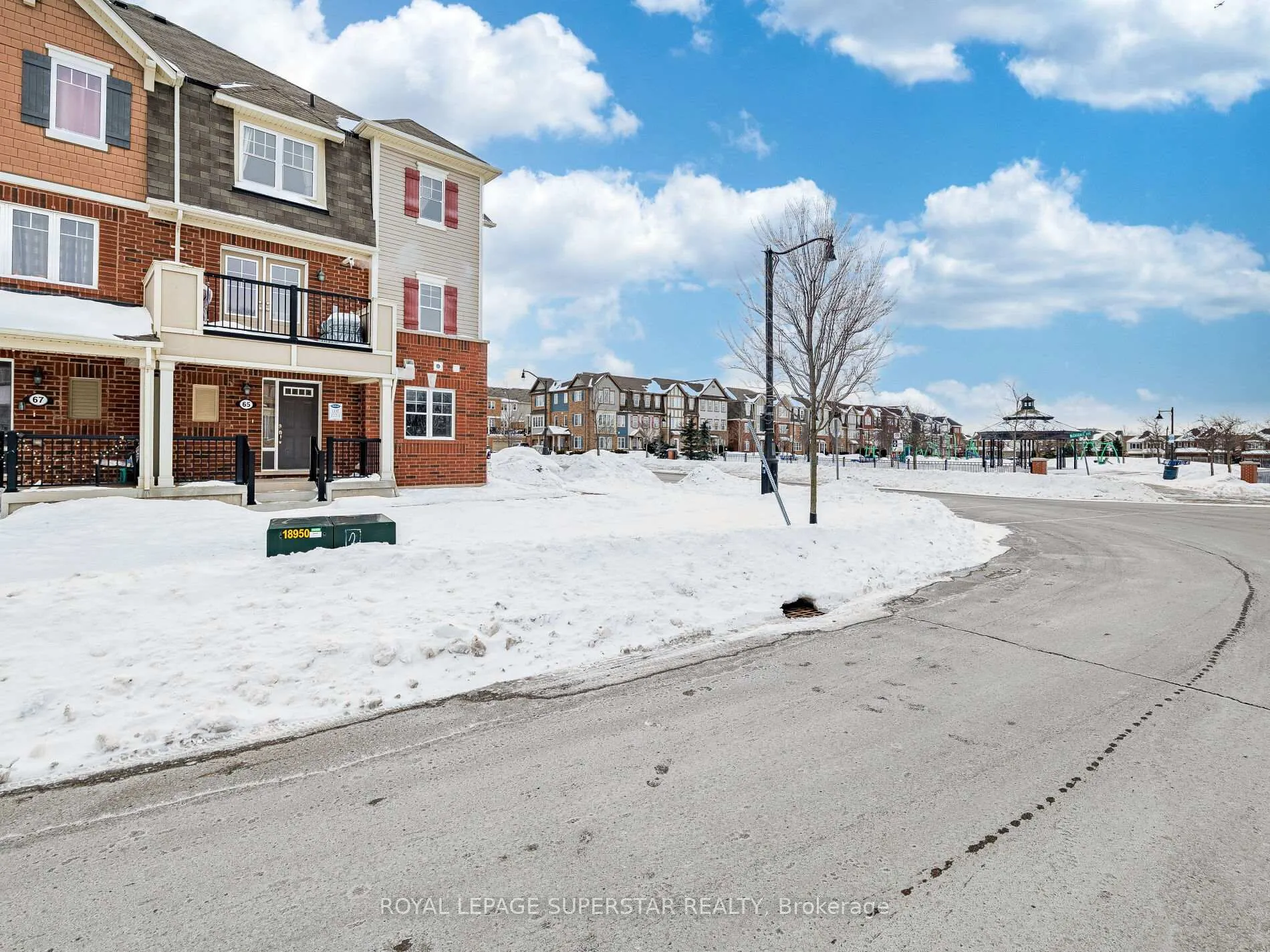 Photo 8 of 65 Aylesbury Drive, Brampton, Northwest Brampton — HOMEH