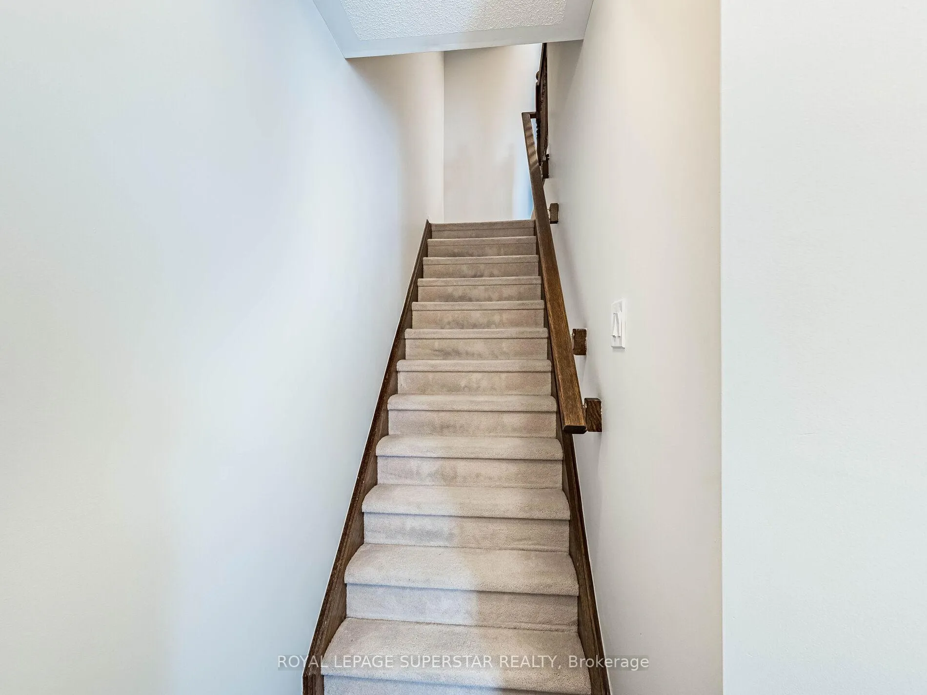 Photo 17 of 65 Aylesbury Drive, Brampton, Northwest Brampton — HOMEH