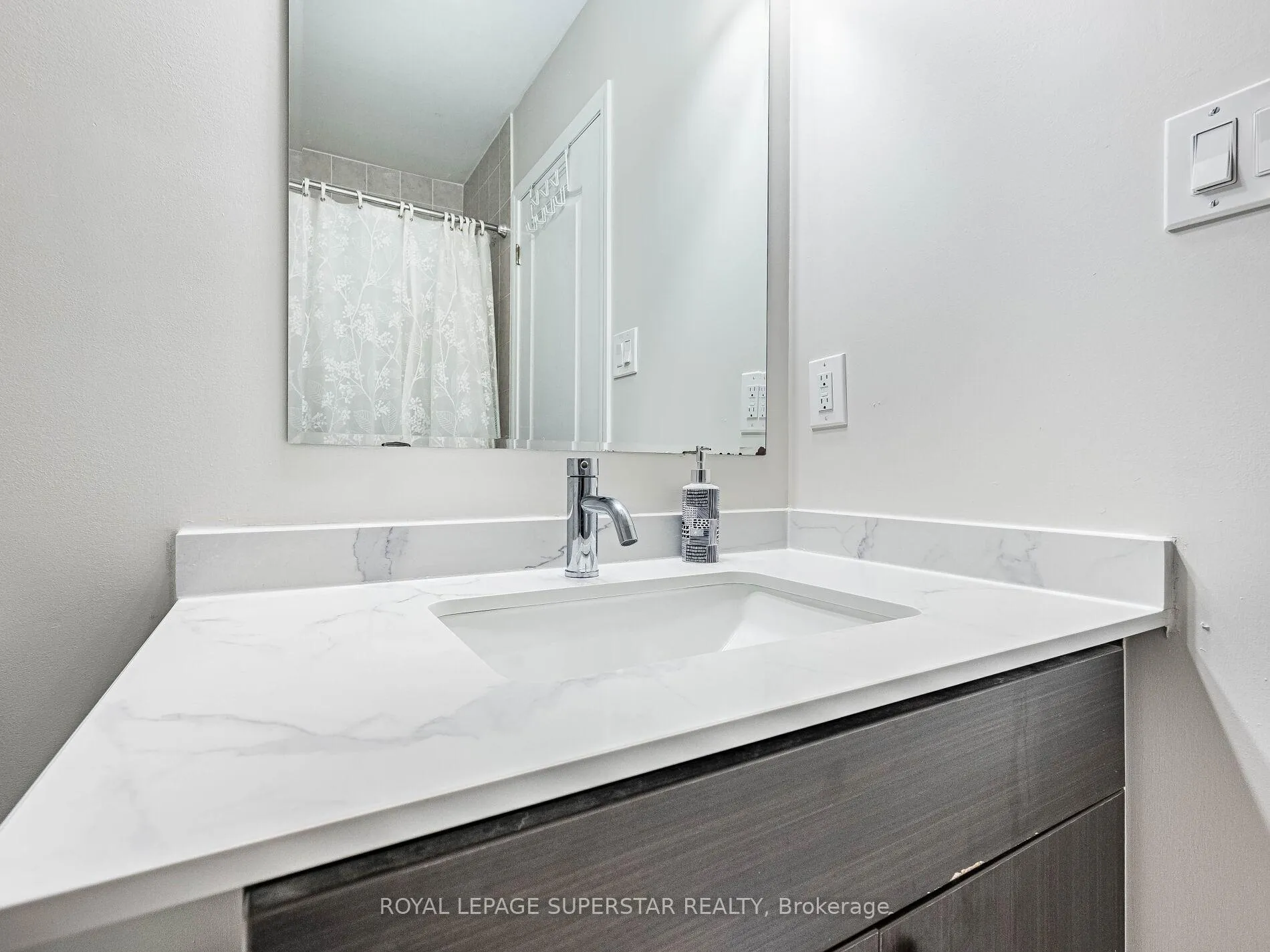 Photo 41 of 65 Aylesbury Drive, Brampton, Northwest Brampton — HOMEH
