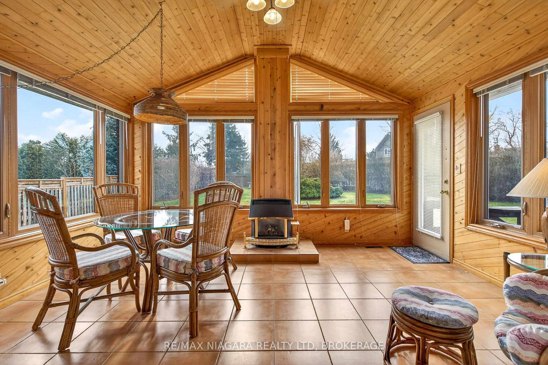 Photo 18 of 23 Almond Gardens, Grimsby, Grimsby Beach — HOMEH