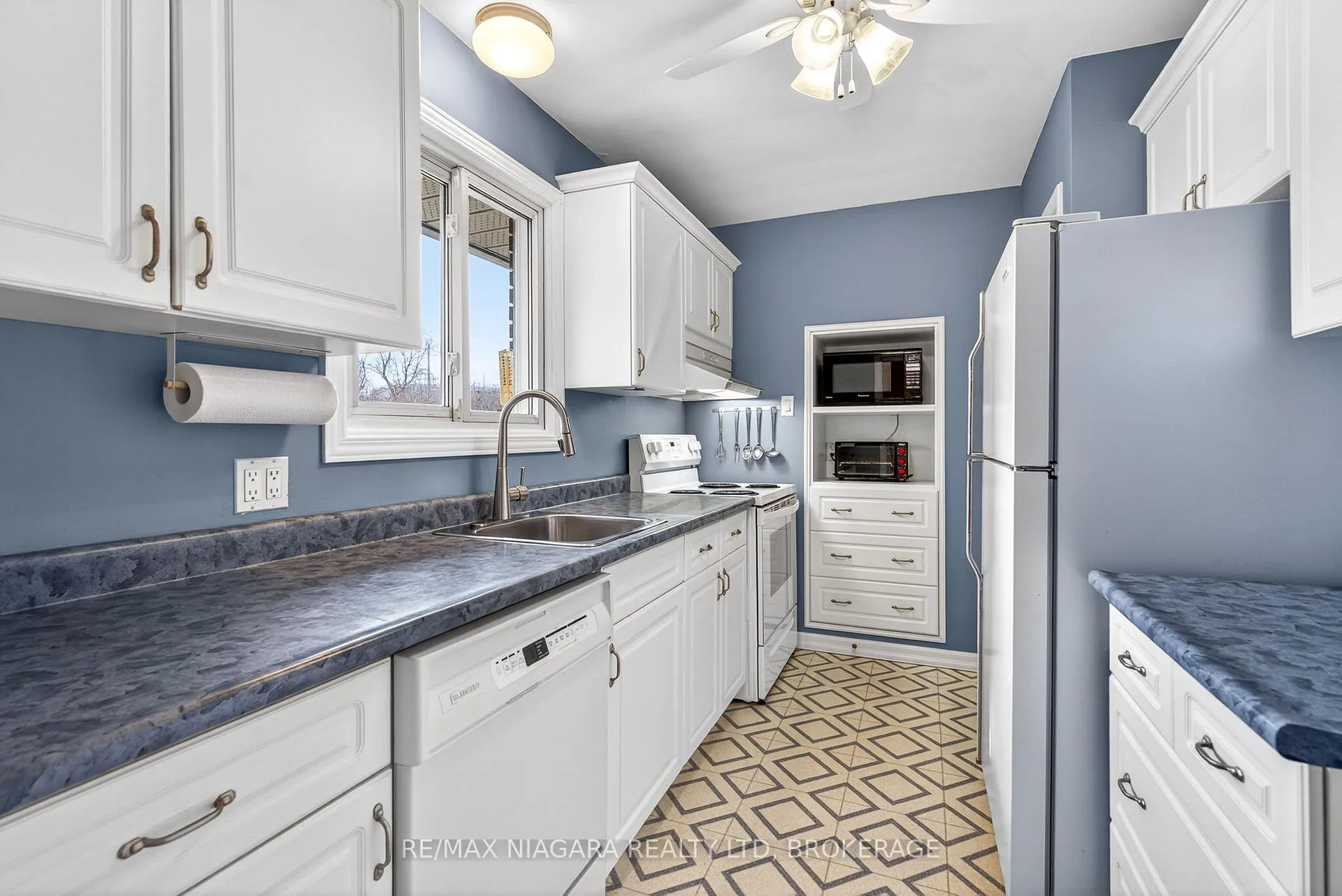Photo 20 of 23 Almond Gardens, Grimsby, Grimsby Beach — HOMEH