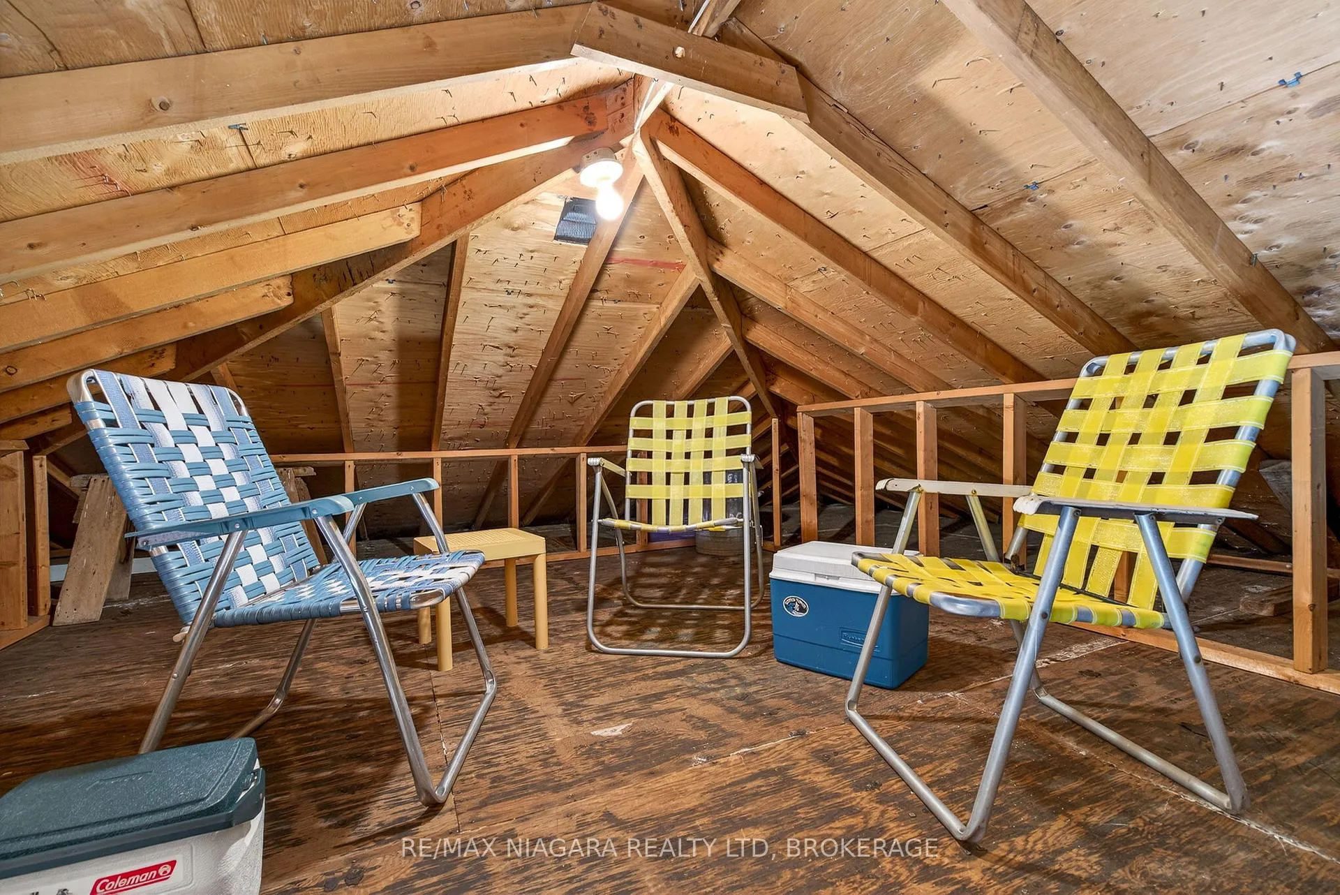 Photo 32 of 23 Almond Gardens, Grimsby, Grimsby Beach — HOMEH